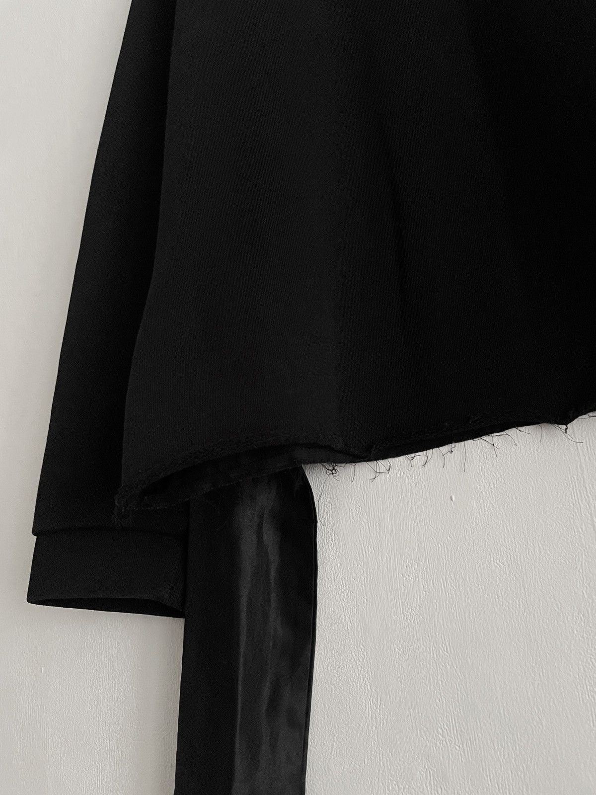 Maison Margiela Maison Margiela MM6 Black Bow Back Sweatshirt Size L / US 10 / IT 46 - 7 Thumbnail