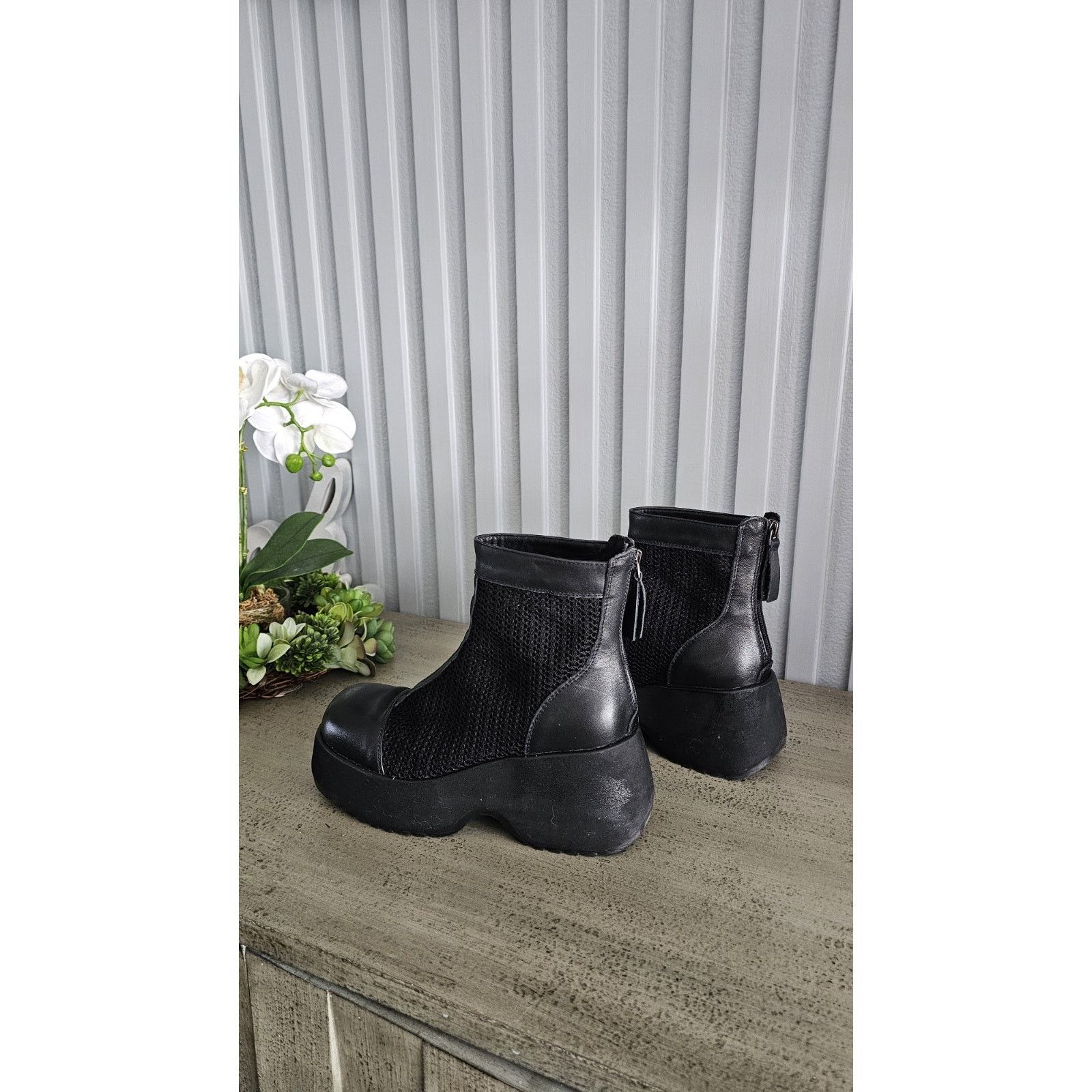 & Other Stories Black Leather and Mesh Platform Boots Ankle Boots Size 7.5 Size US 7.5 / IT 37.5 - 3 Thumbnail