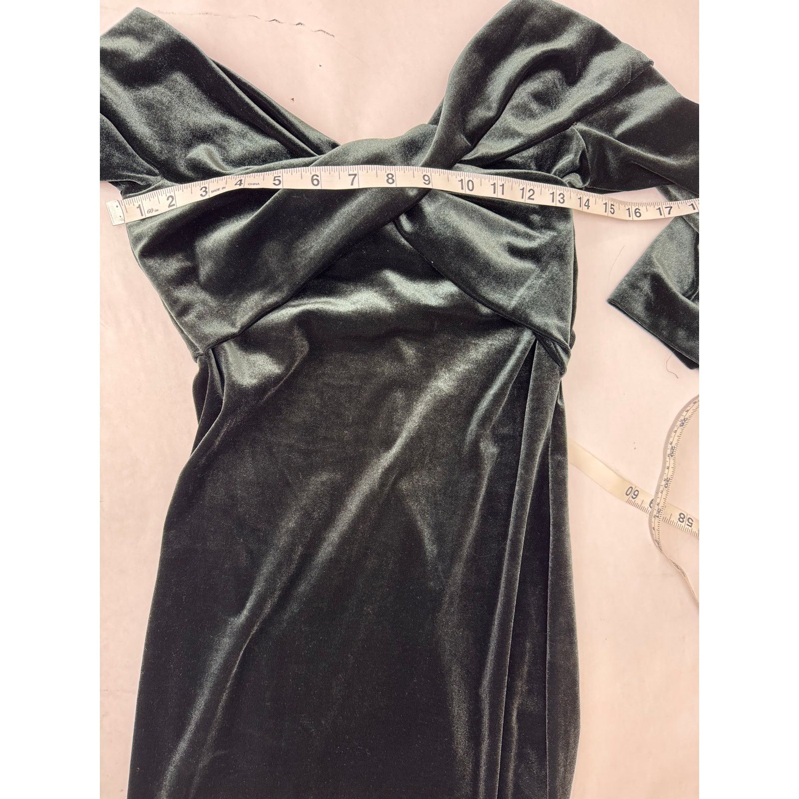 Zara Zara Velvet Dark Green Off Shoulder Dress Midi Body Con XS Size XS / US 0-2 / IT 36-38 - 4 Thumbnail