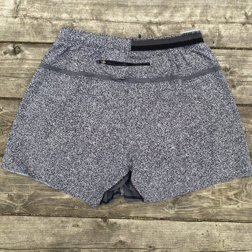 Lululemon Lululemon Mens Athletic 5' Short Shorts Large Gray Size US 36 / EU 52 - 1 Thumbnail