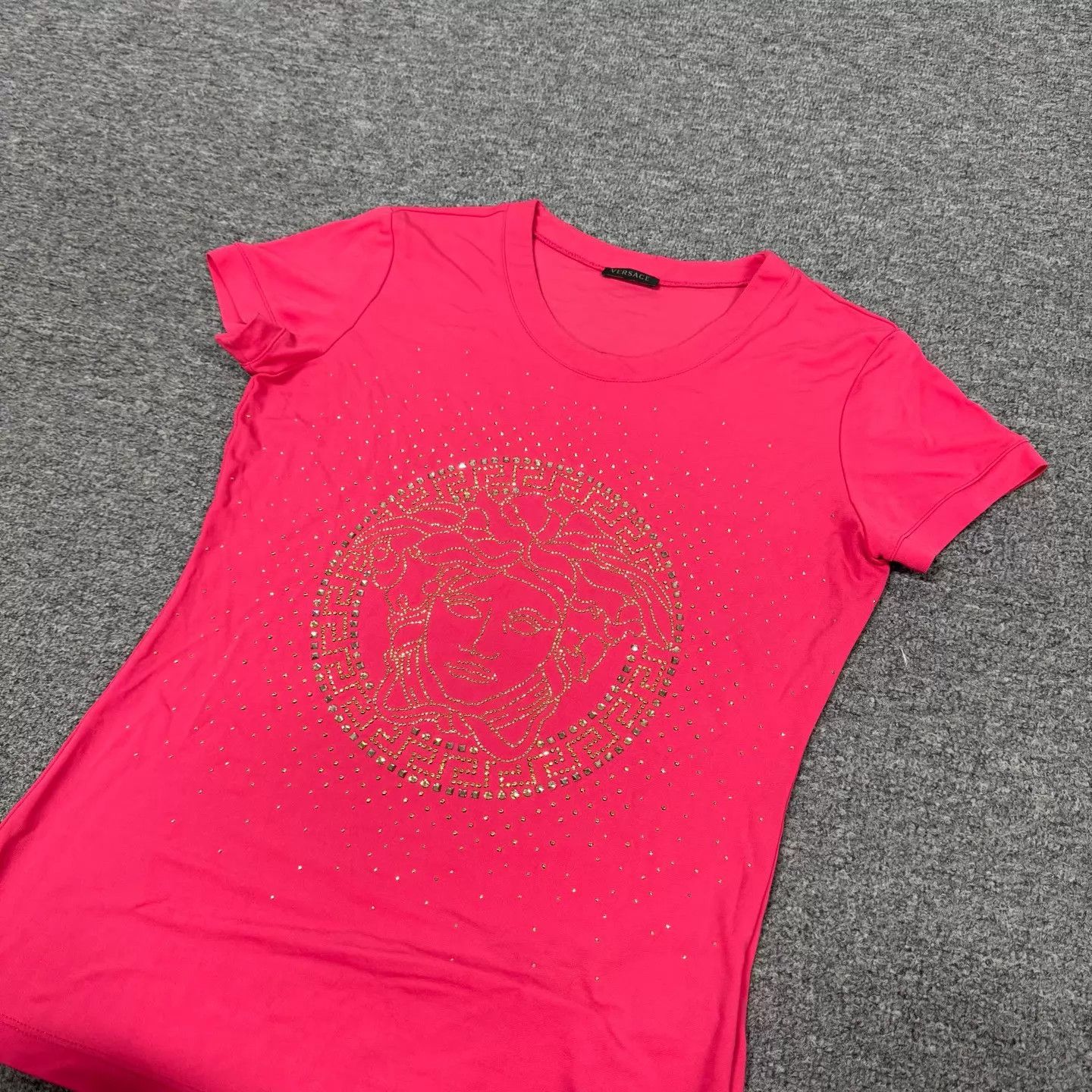 Versace Versace Fuchsia Medusa Crystal Fitted SS Tee L Size L / US 10 / IT 46 - 3 Thumbnail
