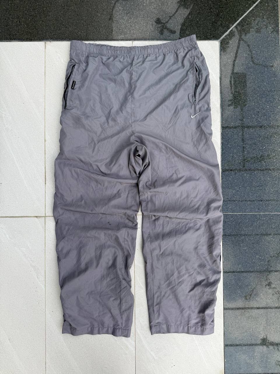 Nike 90s Nike Swoosh Vintage Y2K Gorpcore Parachute Retro Pants Size US 32 / EU 48 - 1 Thumbnail