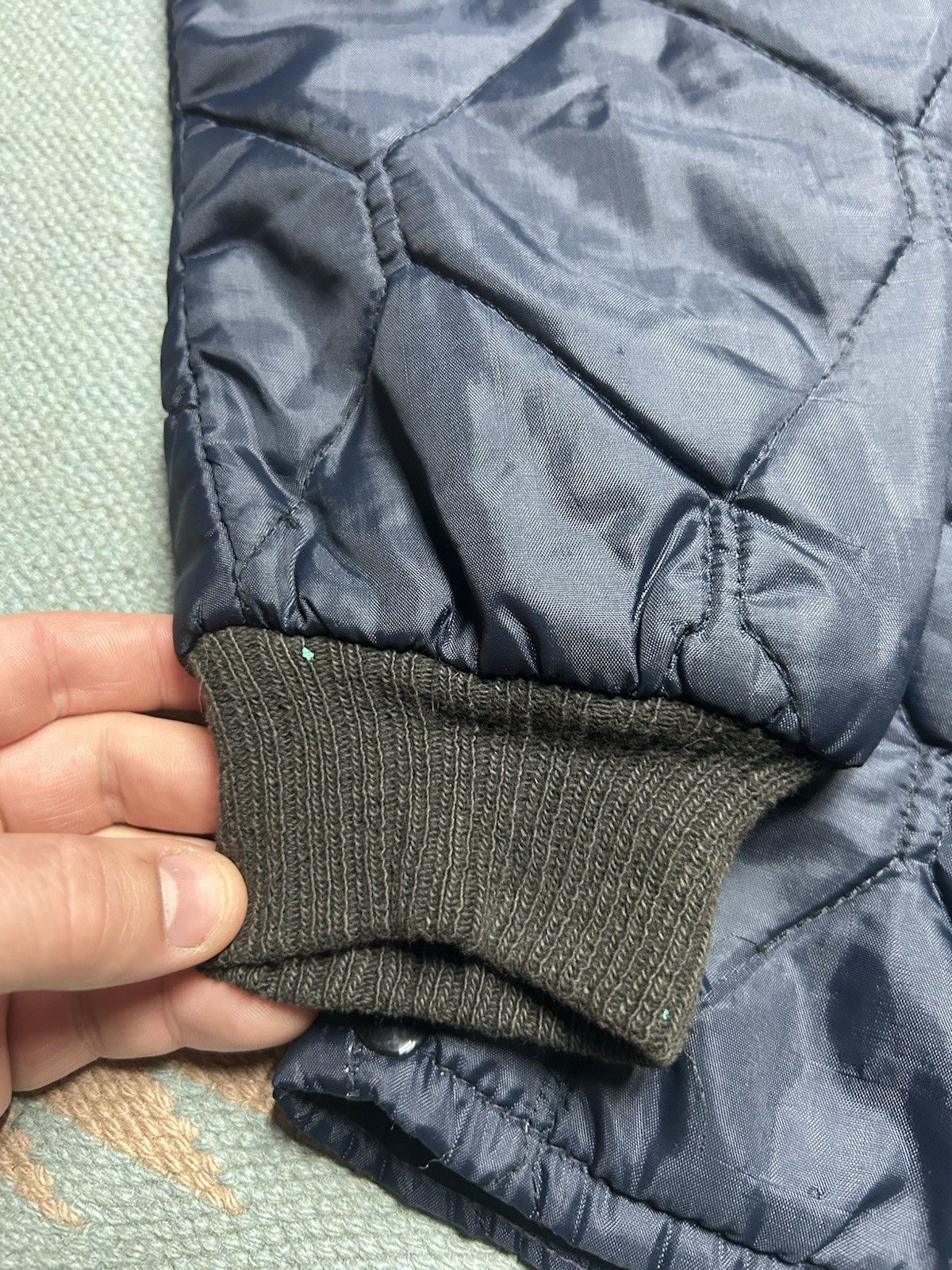 Vintage Vintage 1960s diamond quilted jacket navy zip nylon small Size US S / EU 44-46 / 1 - 2 Thumbnail