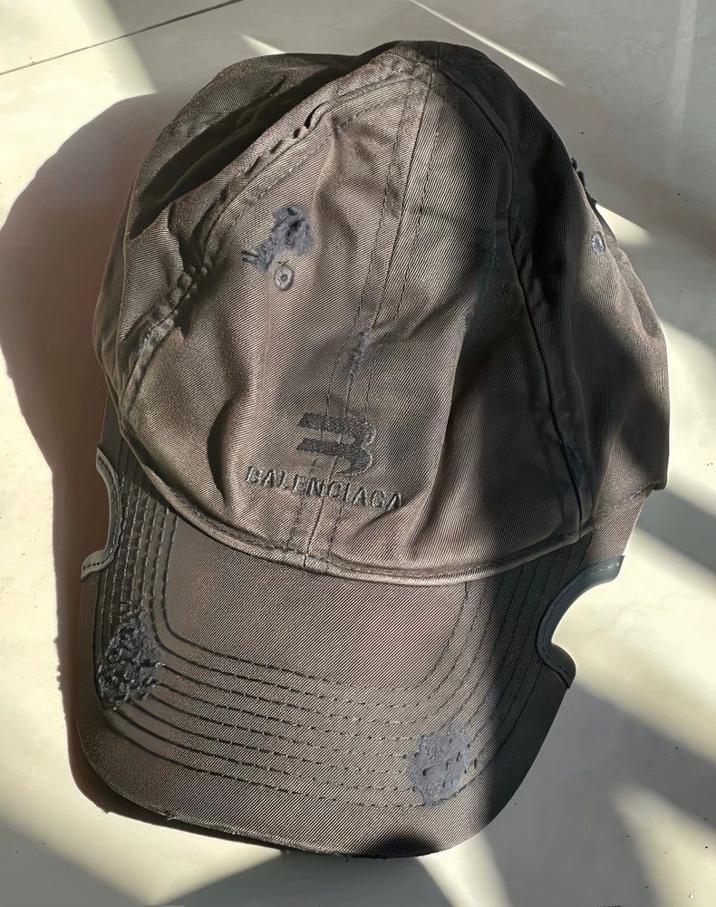Balenciaga Balenciaga Make an old baseball cap Size ONE SIZE - 2 Thumbnail
