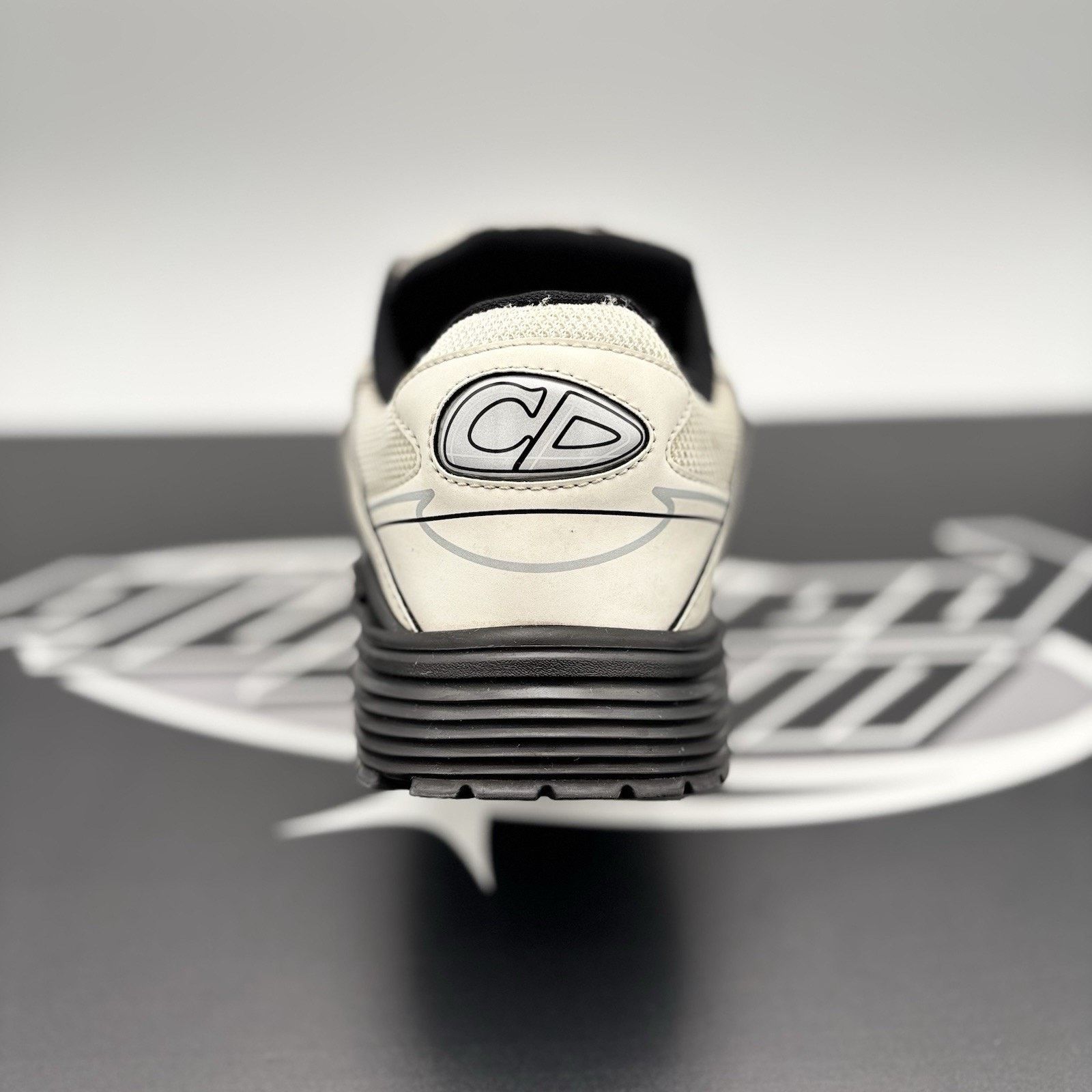 Dior Dior B30 ' White, Black ' | GOOD CONDITION! Size US 11 / EU 44 - 12 Thumbnail