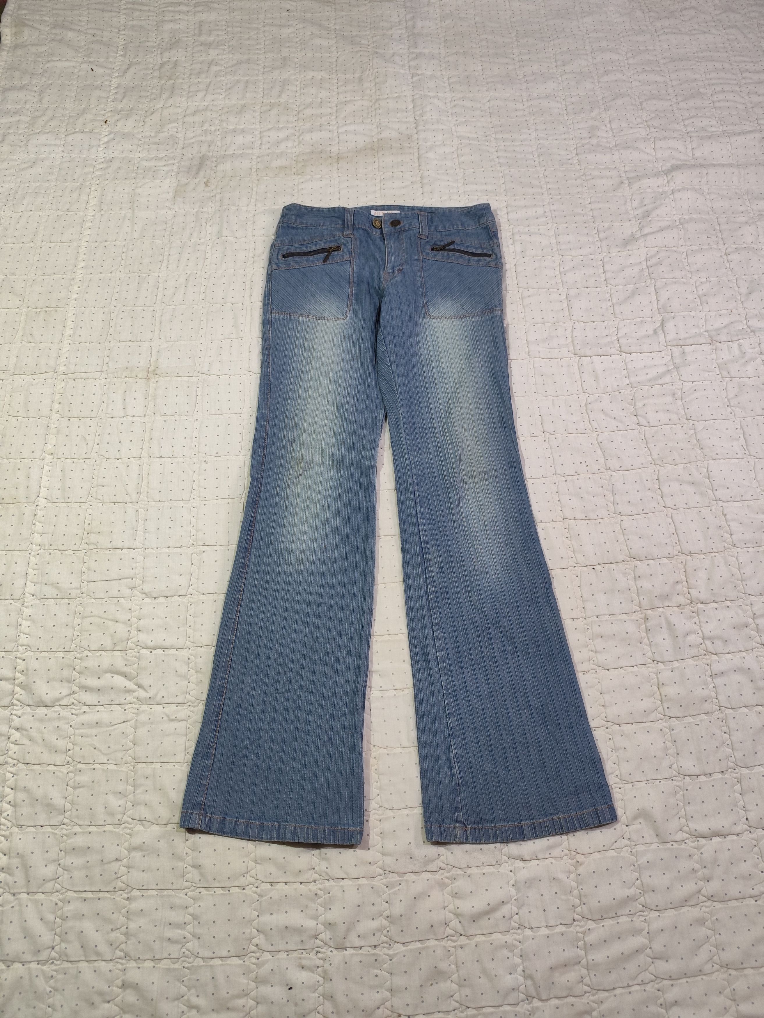 Issey Miyake × Japanese Brand Vintage Elle Planete Flare Denim J024 Size 30" / US 8 / IT 44 - 1 Thumbnail