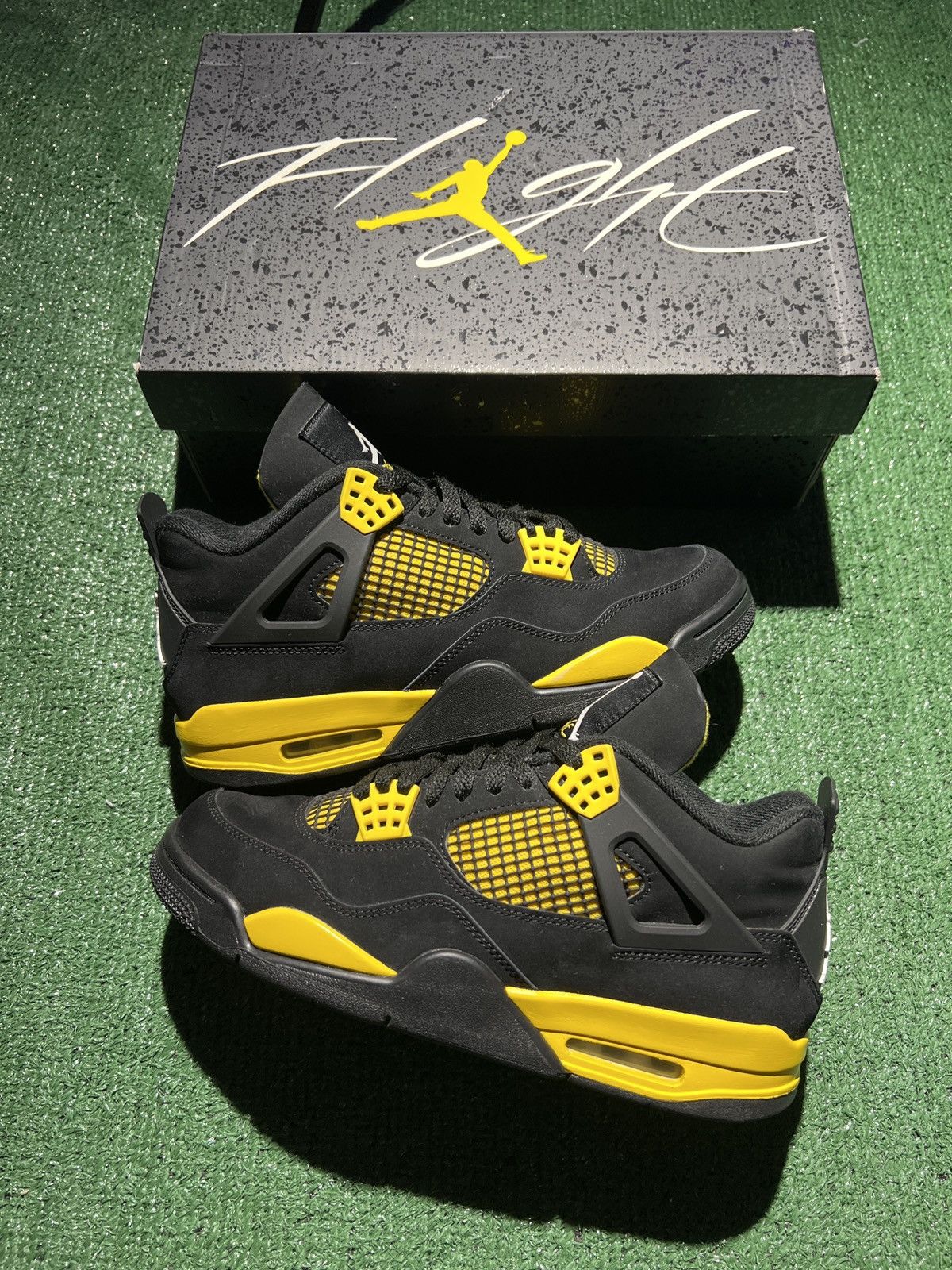 Pre-owned Jordan Brand 4 Thunder 2023 Size 8.5 Shoes In Black