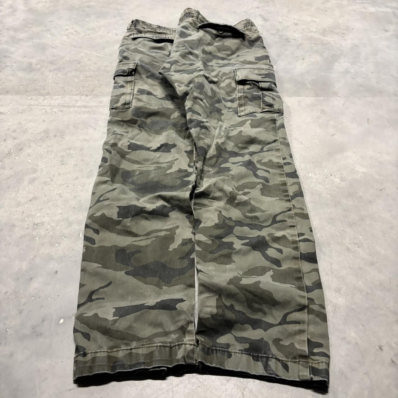 Japanese Brand × Vintage Crazy Vintage Y2K/2000s Grunge Camo Streetwear Cargo Pants! Size US 32 / EU 48 - 4 Thumbnail