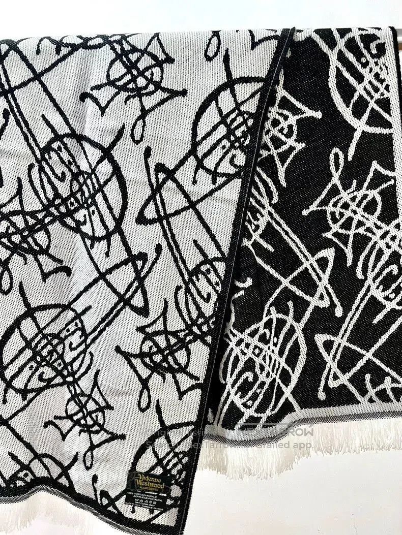 Vivienne Westwood Vivienne Westwood Wool Saturn Logo Scarf. Size ONE SIZE - 1 Thumbnail