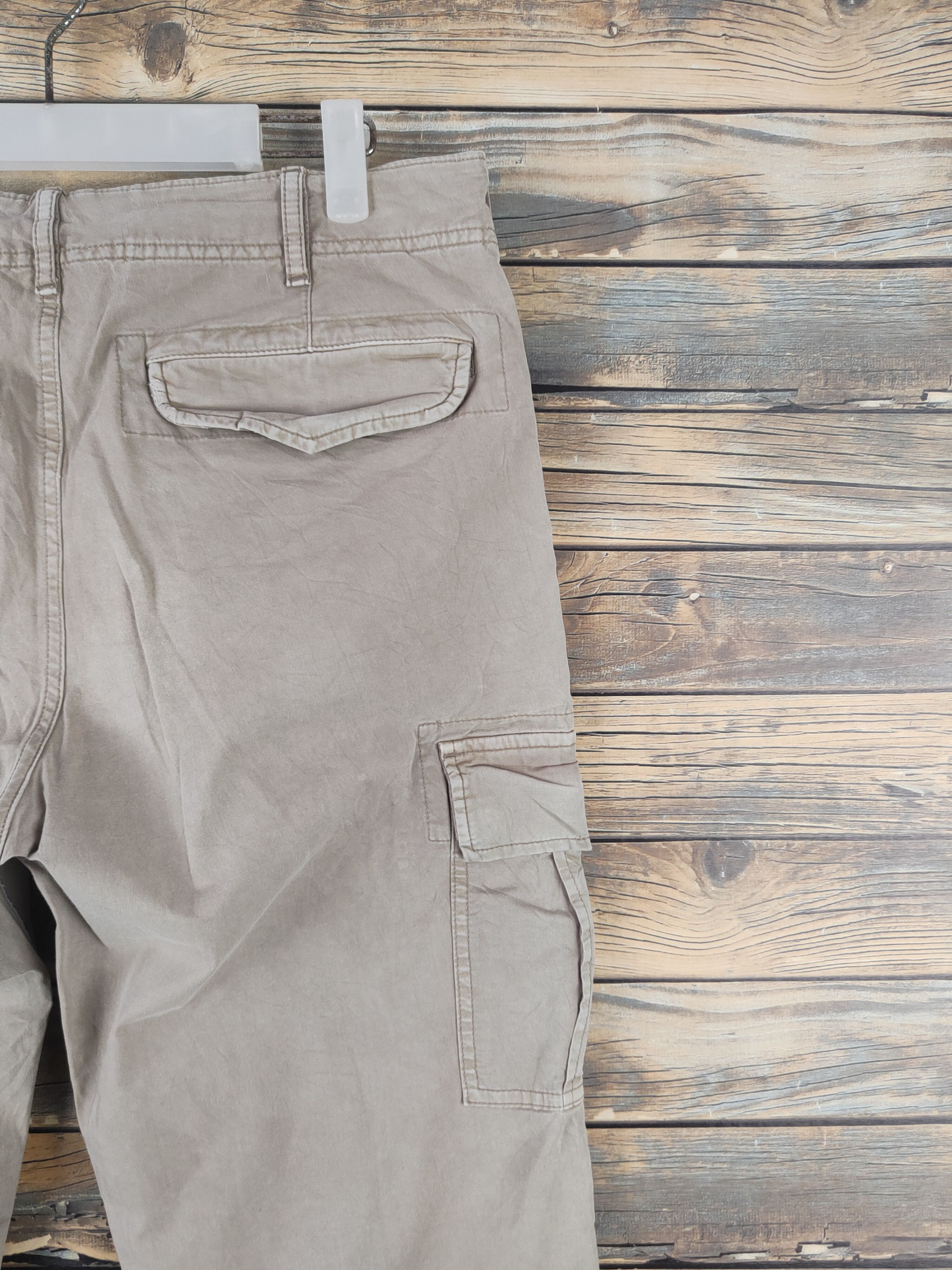 Japanese Brand DL Uniqlo Beige Multipocket Cargo Pants #46-244T Size US 33 - 10 Thumbnail