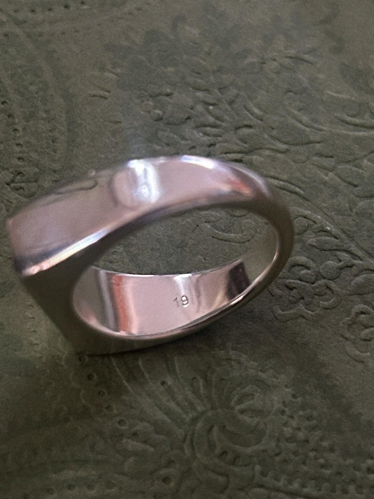 Gucci Gucci Diagonal Interlock G Tag Ring Chevalier 7.5mm AG 925 Size ONE SIZE - 6 Thumbnail