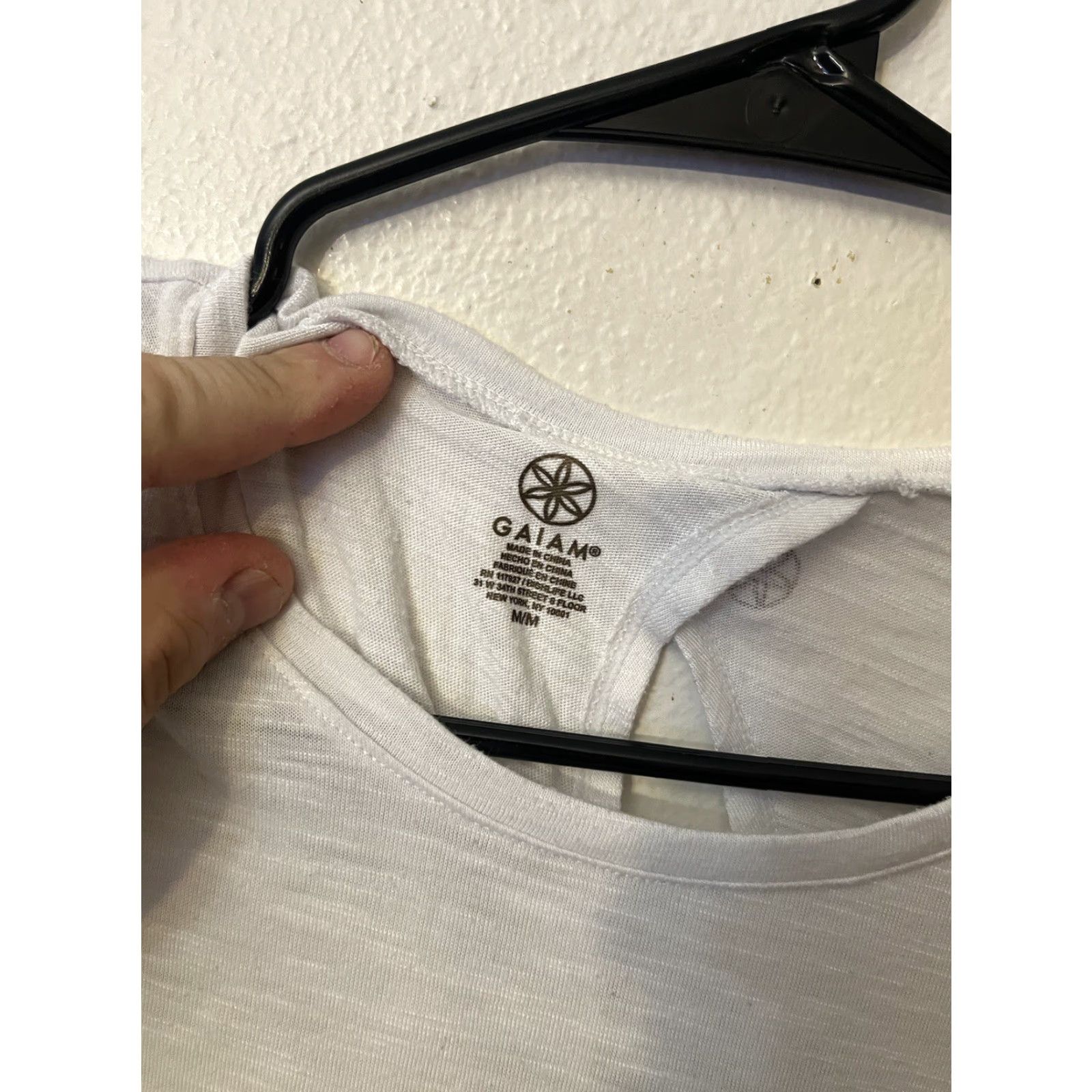 Vintage VINTAGE Gaiam Women's Racerback Tank Top Activewear Lightweight Medium White Yoga 90s Womens Size ONE SIZE - 2 Thumbnail