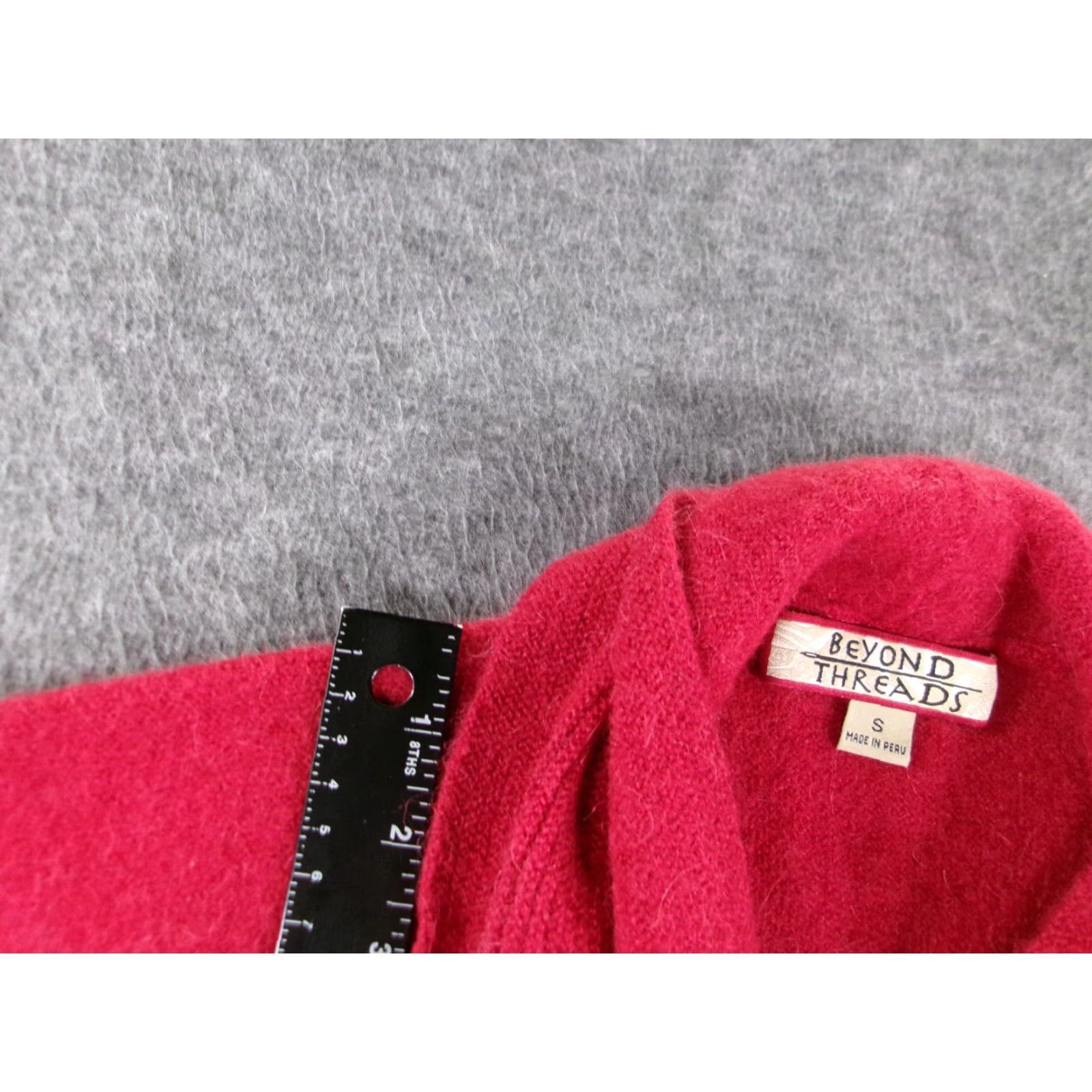 Vintage VINTAGE Beyond Threads Sweater Women Small Red Alpaca Wool Cardigan Business Casual All Seasons 90s Bohemian Womens Size S / US 4 / IT 40 - 3 Thumbnail