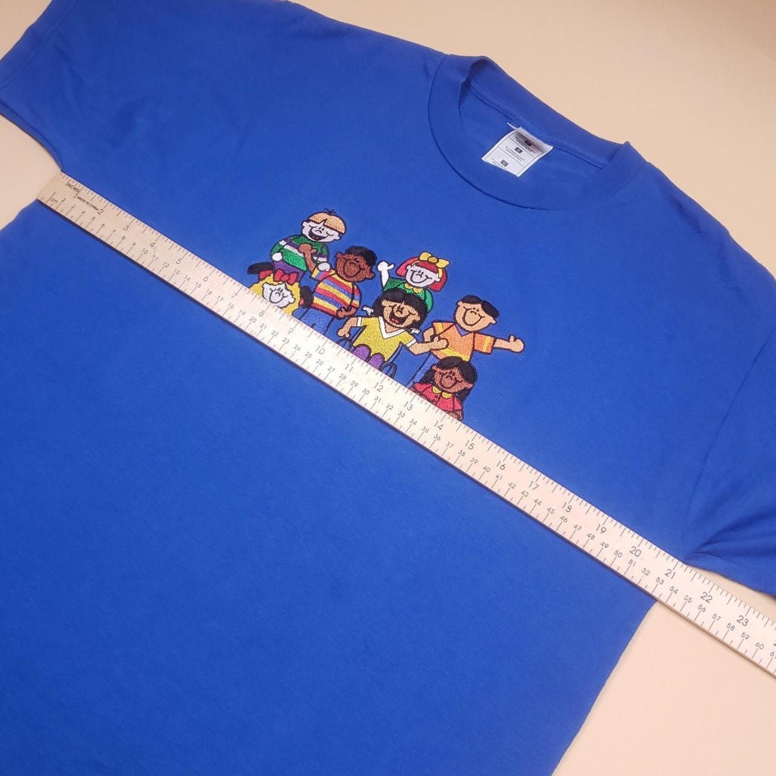 Vintage Vintage 90s Embroidered Diversity Friendship School T Shirt Size US L / EU 52-54 / 3 - 6 Thumbnail