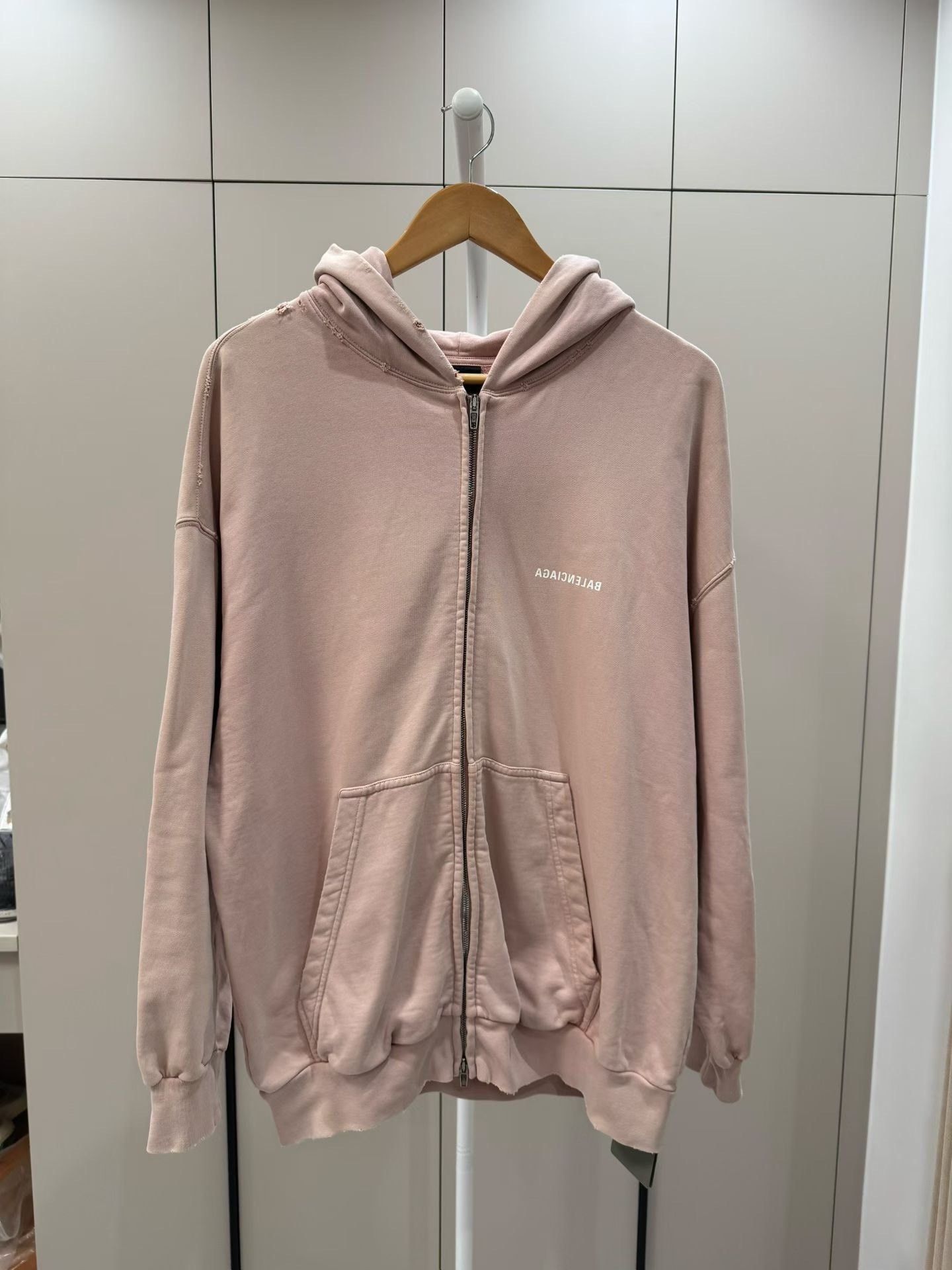 Balenciaga Balenciaga Retro Pink Hoodie M Women Size M / US 6-8 / IT 42-44 - 1 Thumbnail