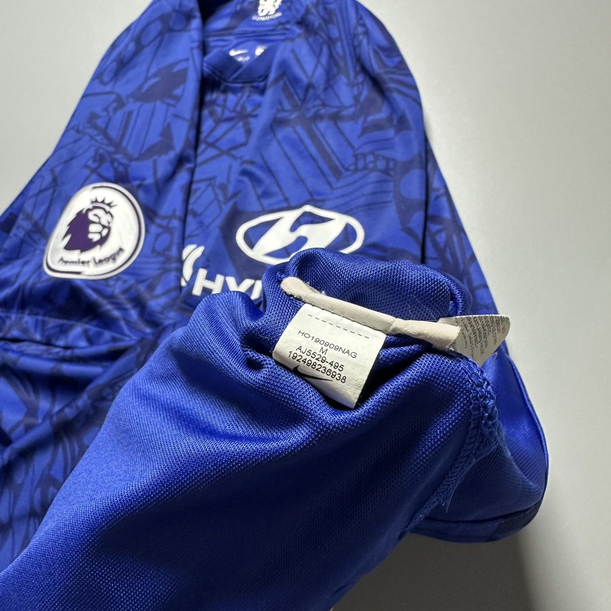 Nike CHELSEA NIKE 2019/2020 FOOTBALL HOME JERSEY #9 HIGUAIN Size US M / EU 48-50 / 2 - 15 Thumbnail