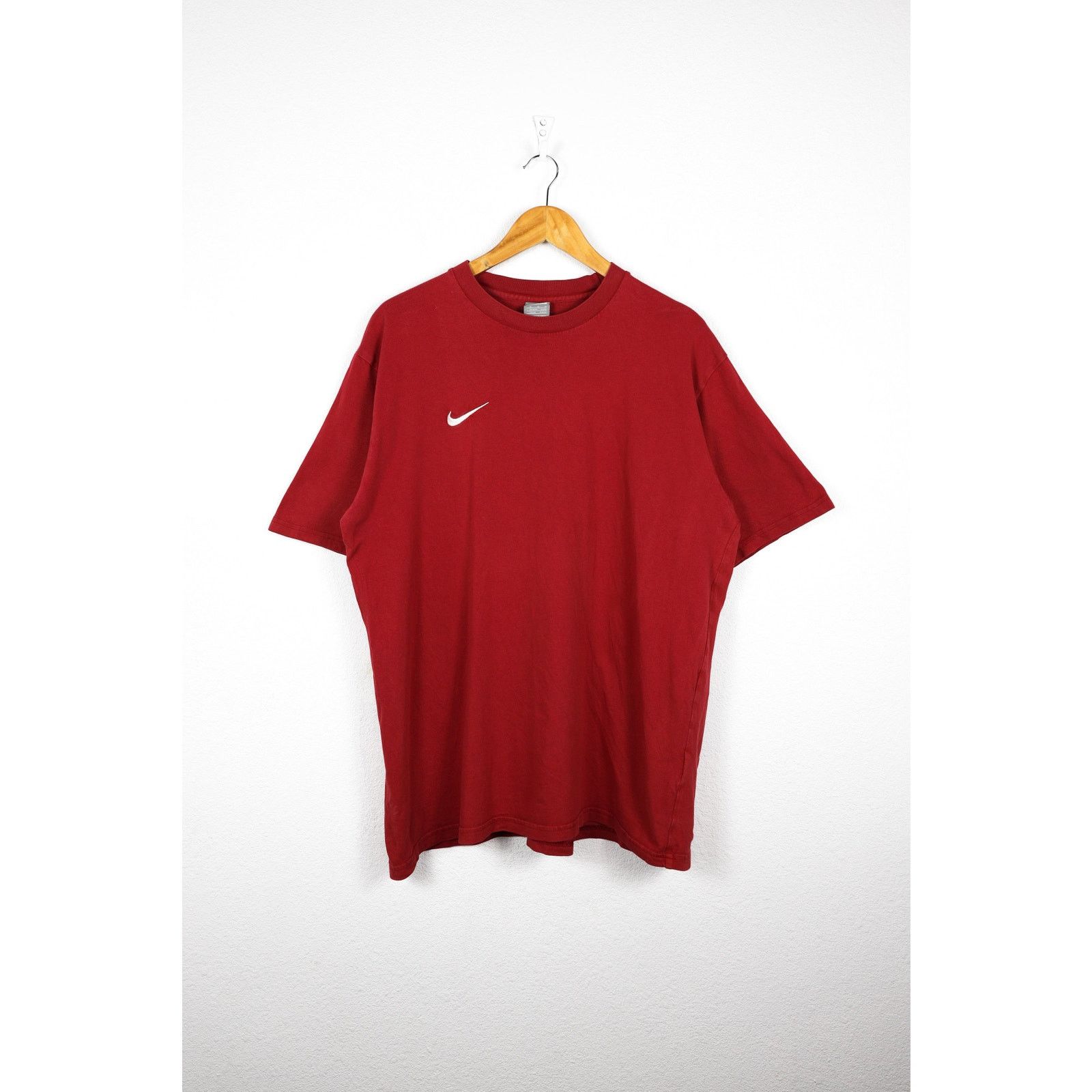 Nike Vintage Nike Swoosh Logo Red Tee T-shirt 90s Y2K Size US XL / EU 56 / 4 - 1 Thumbnail