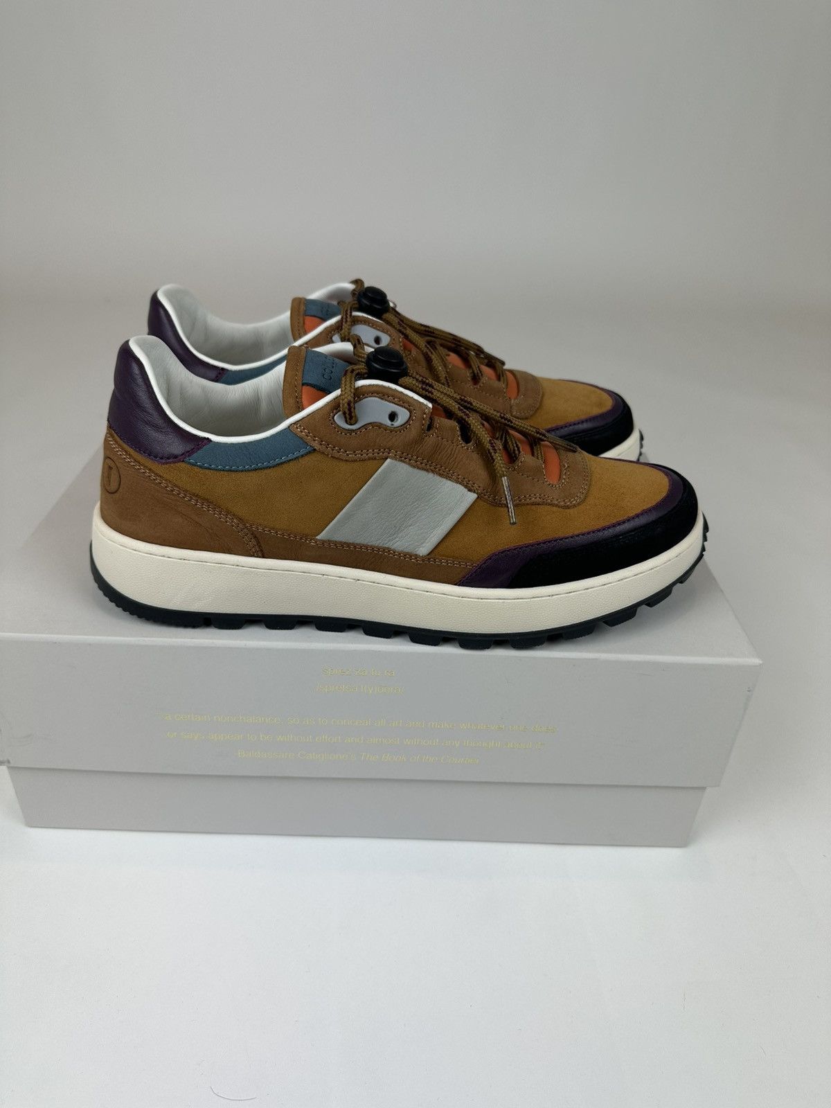Collegium Collegium Pillar Court II Size US 9 / EU 42 - 1 Thumbnail