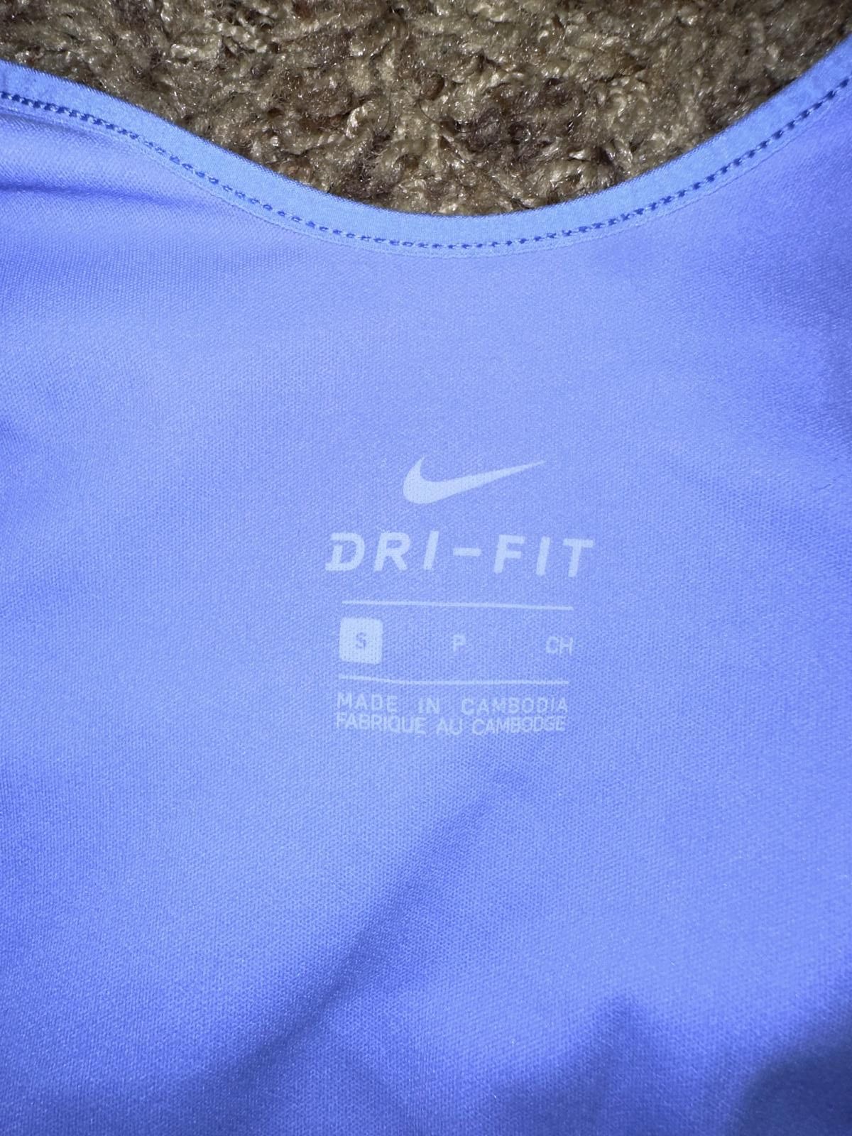 Nike Nike Women's Short Sleeve Top Yoga Luxe Size S / US 4 / IT 40 - 6 Thumbnail
