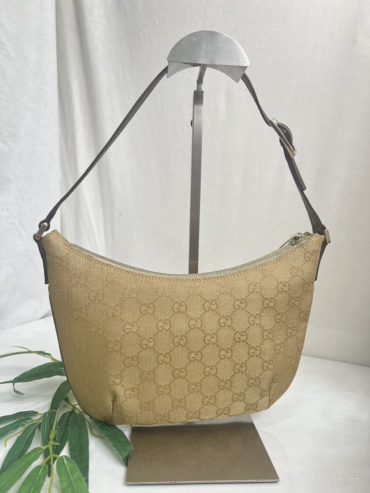 Gucci Authentic GUCCI Gold GG canvas shoulder bag Size ONE SIZE - 2 Thumbnail