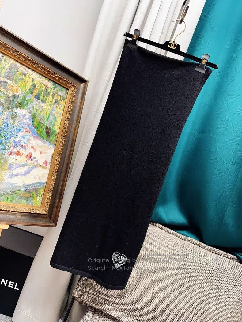 Chanel Chanel 25c new black cashmere scarf Size ONE SIZE - 1 Thumbnail