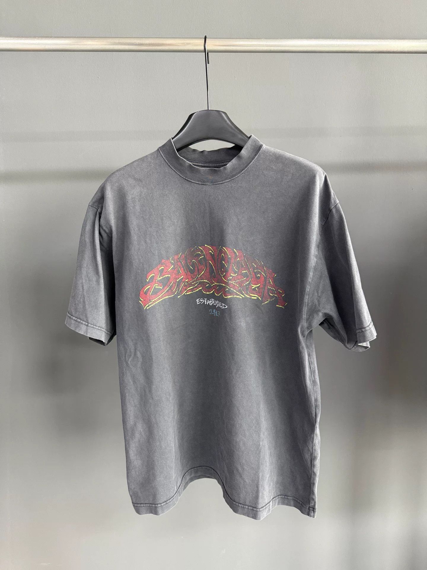 Balenciaga Balenciaga Gray Flame Logo Short Sleeve Size US M / EU 48-50 / 2 - 1 Thumbnail