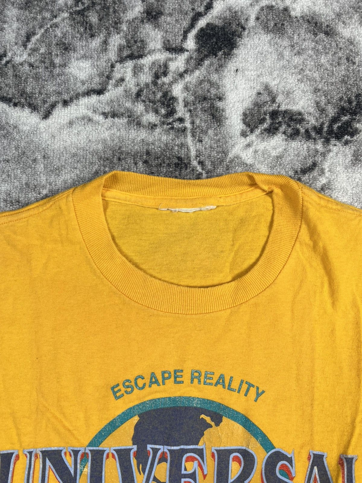 Universal Studios Universal Studios Hollywood Logo Tee Yellow Vintage Size US L / EU 52-54 / 3 - 4 Thumbnail