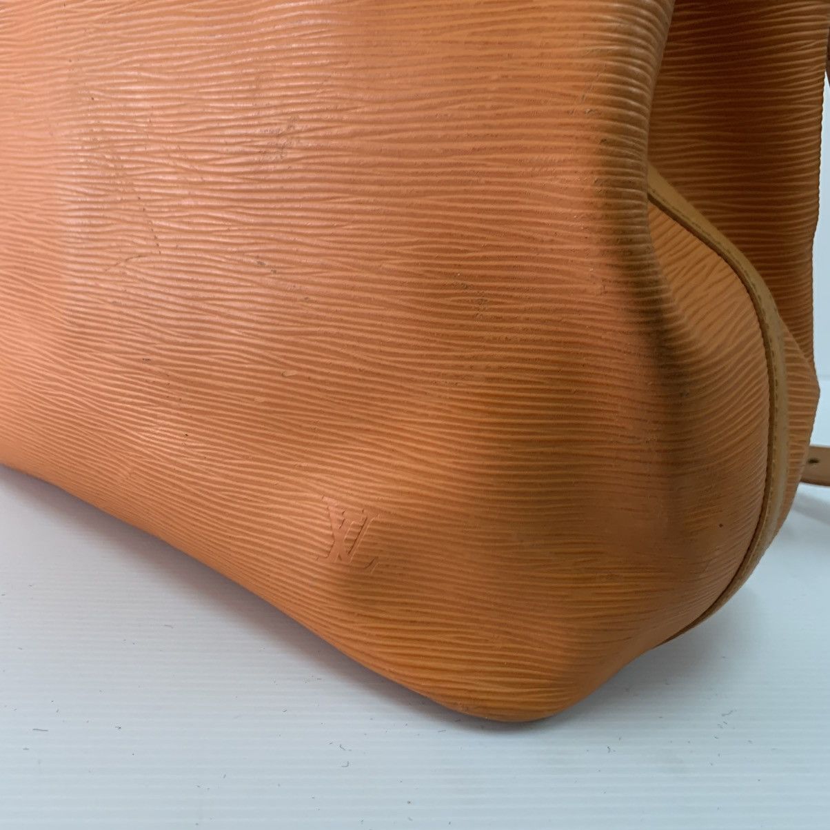 Louis Vuitton Louis Vuitton Epi Leather Bucket Bag Size ONE SIZE - 7 Thumbnail