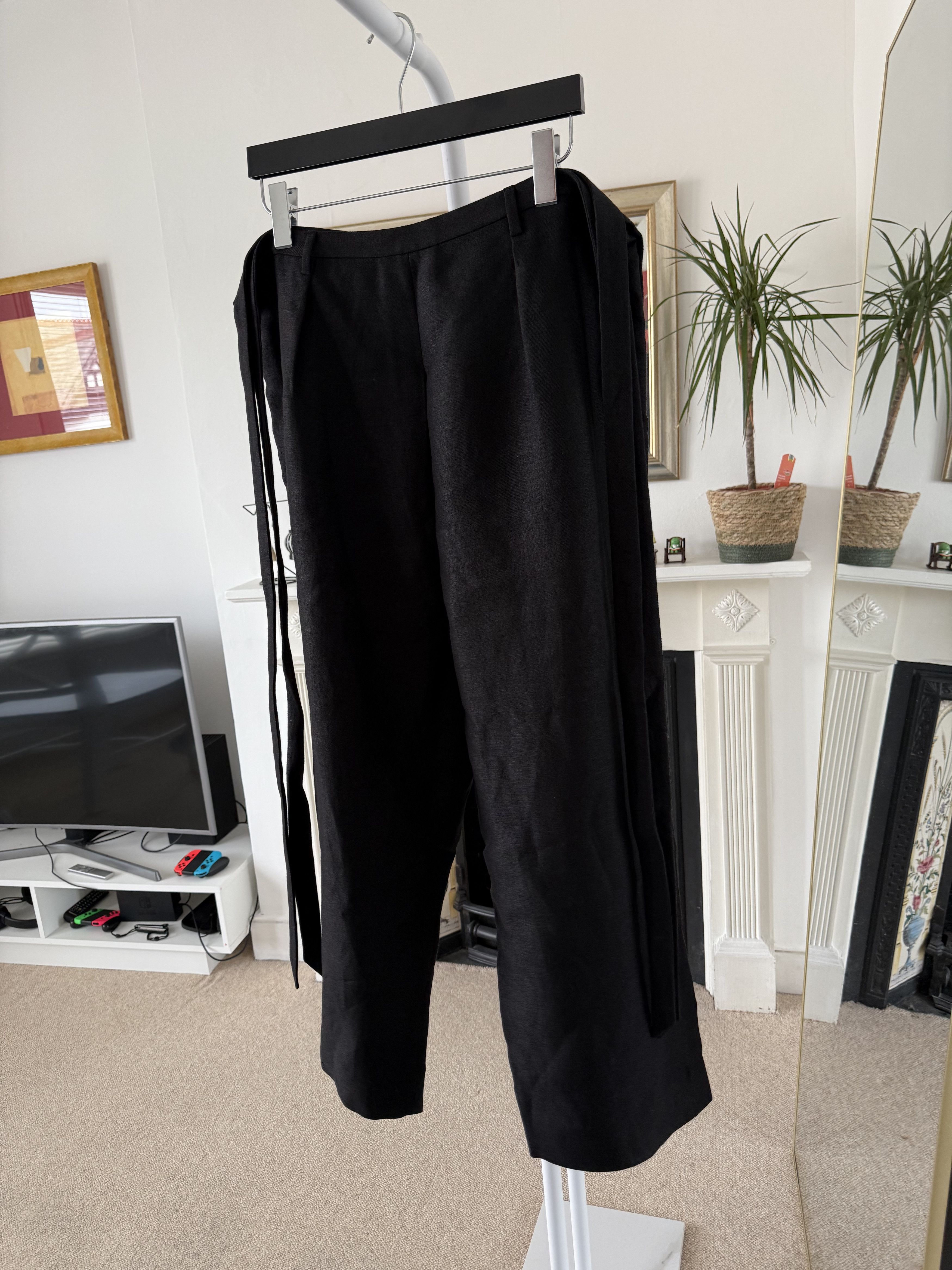 Saint Laurent Paris FW21' Saint Laurent Cropped Hakama-Pleat Tied pants Size US 36 / EU 52 - 7 Thumbnail