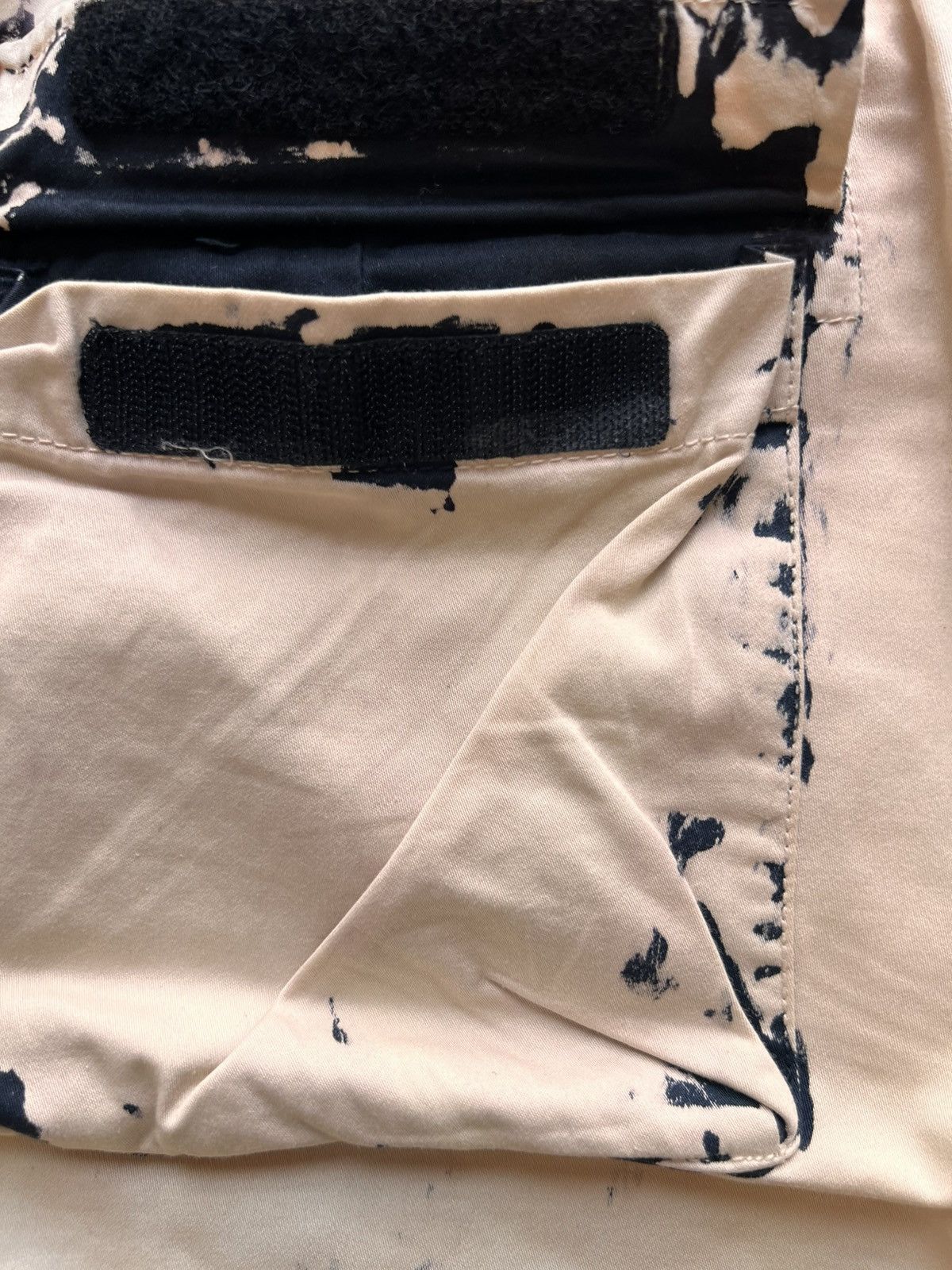 Stone Island Stone Island Hand Corrosion Cargo Shorts Type RE W30 Size US 30 / EU 46 - 12 Thumbnail
