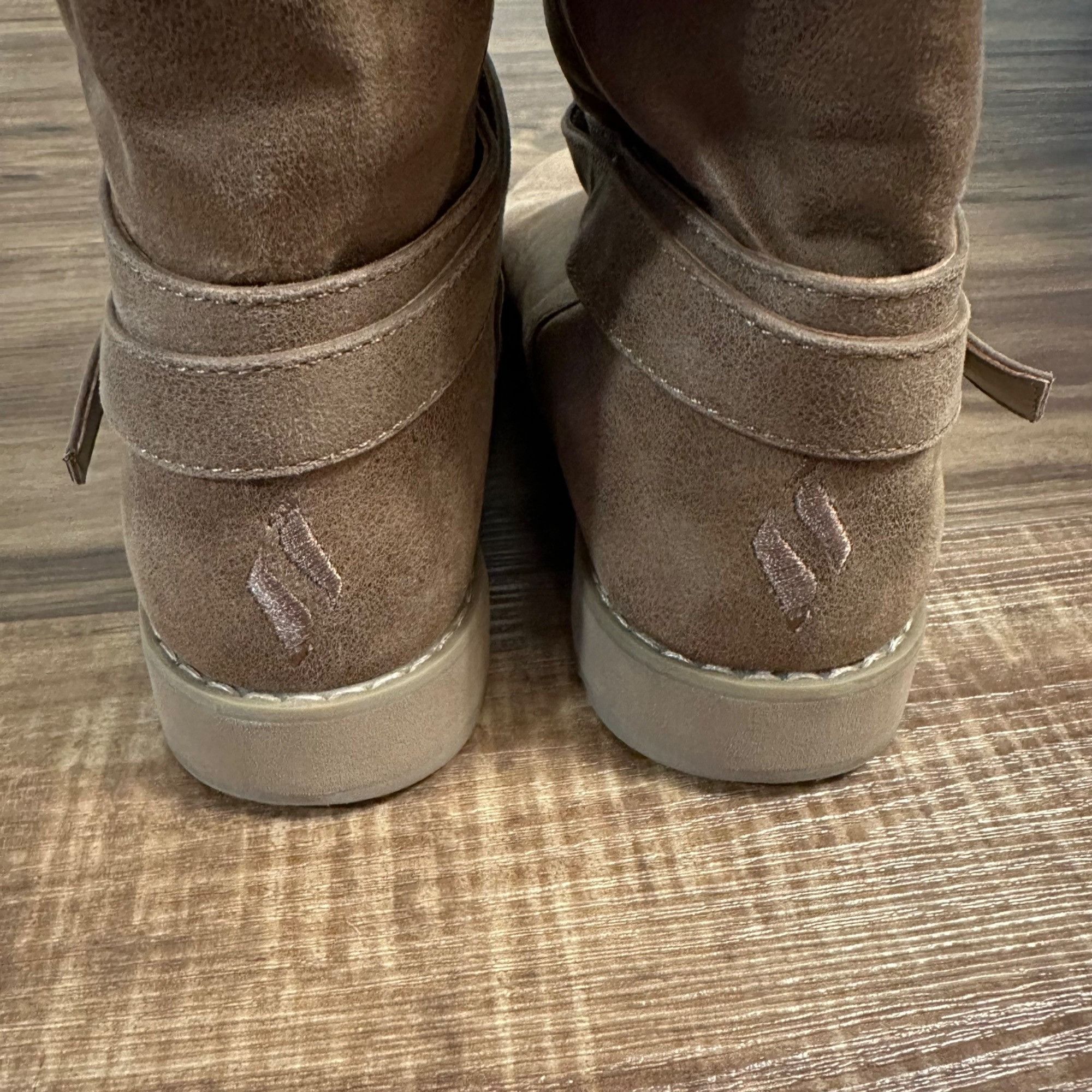 SKECHERS Skechers Women's Keepsakes 2.0 Pikes Peak Taupe Vegan Boots Size US 6 / IT 36 - 5 Thumbnail
