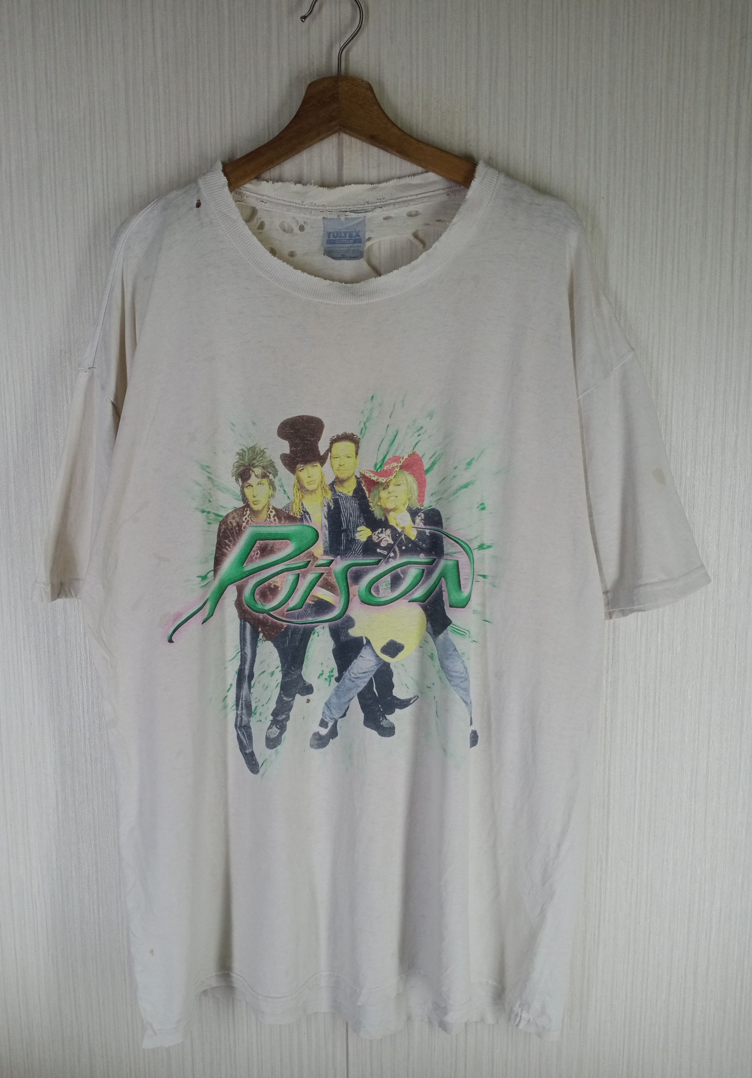 Band Tees Very Rare Vintage Thrashed Faded Poison 2000 Tour Tshirt Size US XL / EU 56 / 4 - 1 Thumbnail