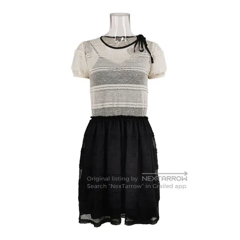 Valentino Valentino Black lace skirt Size S / US 4 / IT 40 - 1 Thumbnail