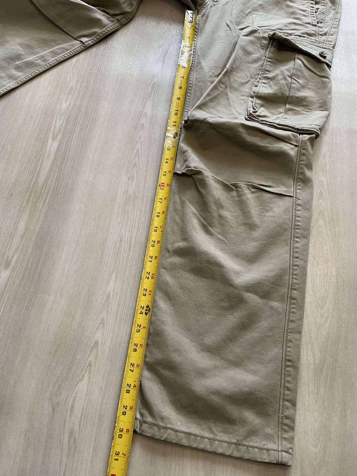 Levi's × Vintage Vintage Y2K Levis Cargo Khaki Pants Flap Pockets Sz 33x32 Size US 35 - 5 Thumbnail