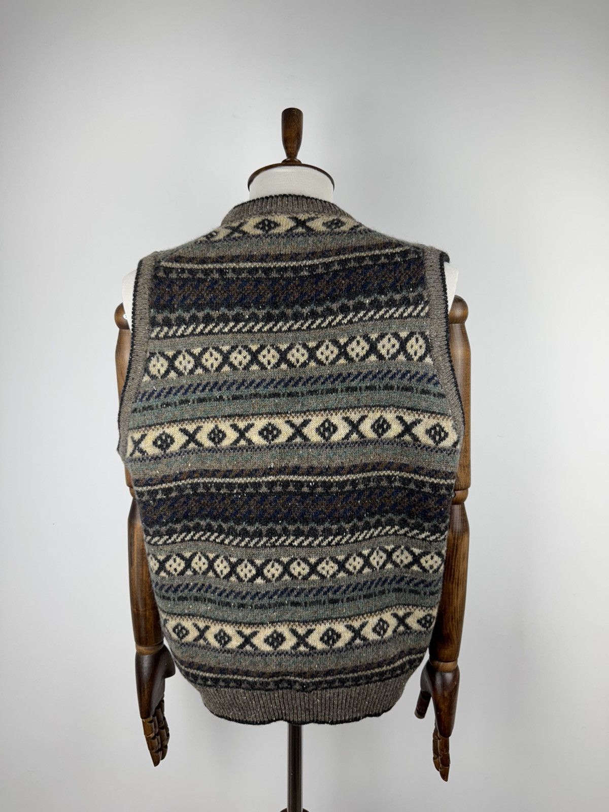 Burton × Vintage Vintage Burtons Abstract Wool Retro 90’ Vest Sweater size L Size US L / EU 52-54 / 3 - 4 Thumbnail
