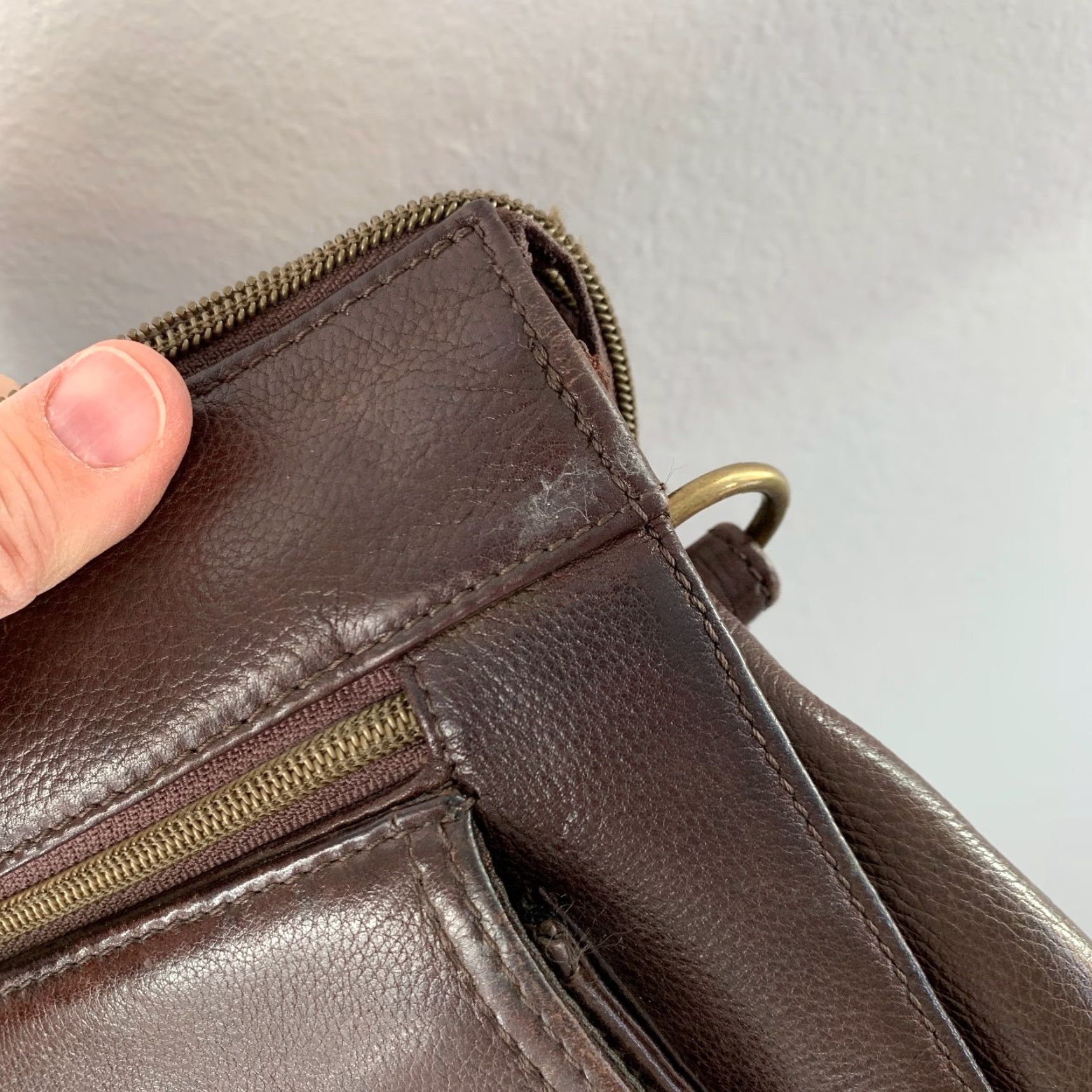 Fossil VINTAGE Fossil Dark Brown Pebble Leather Key Charm Crossbody Satchel Bag Purse Size ONE SIZE - 8 Thumbnail