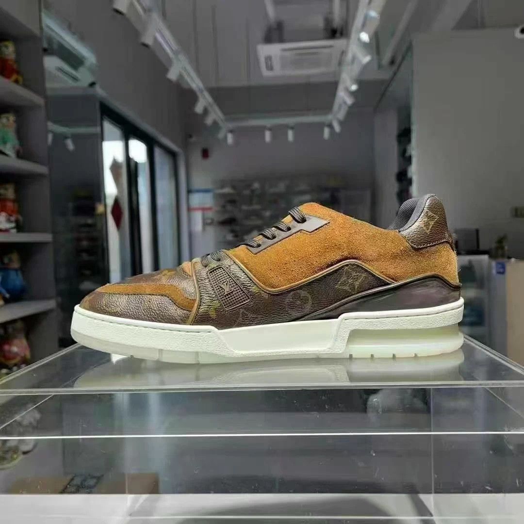 Louis Vuitton LV Monogram Trainer 42 Original Box Mint Size US 9 / EU 42 - 6 Thumbnail