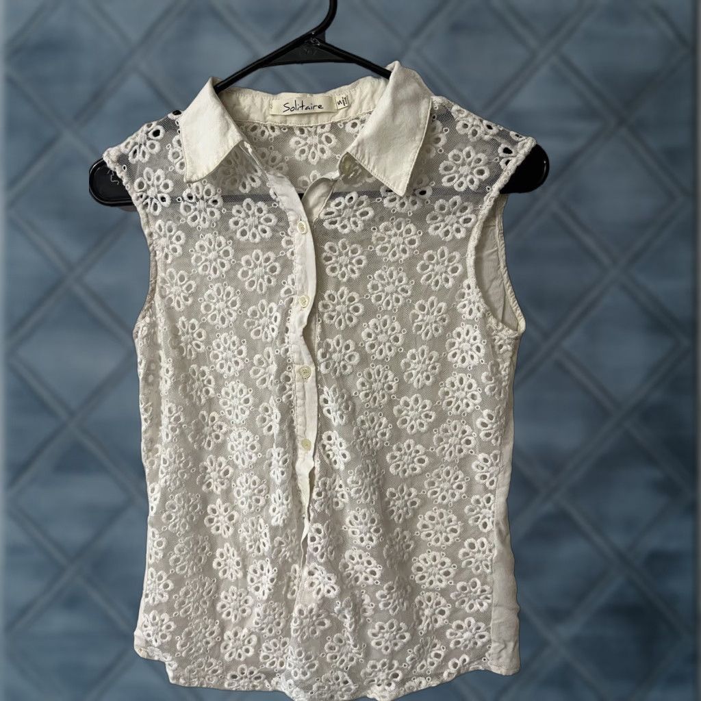 Vintage Solitaire Wm’s Sleeveless Ivory Embroidered Boho Front/Solid Back Blouse Small Size S / US 4 / IT 40 - 1 Thumbnail
