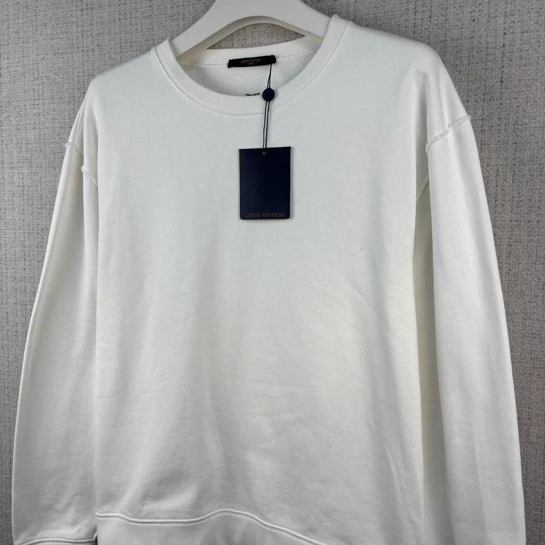 Louis Vuitton Louis Vuitton Instruction sheet patch pullover sweatshirt Size US L / EU 52-54 / 3 - 2 Thumbnail