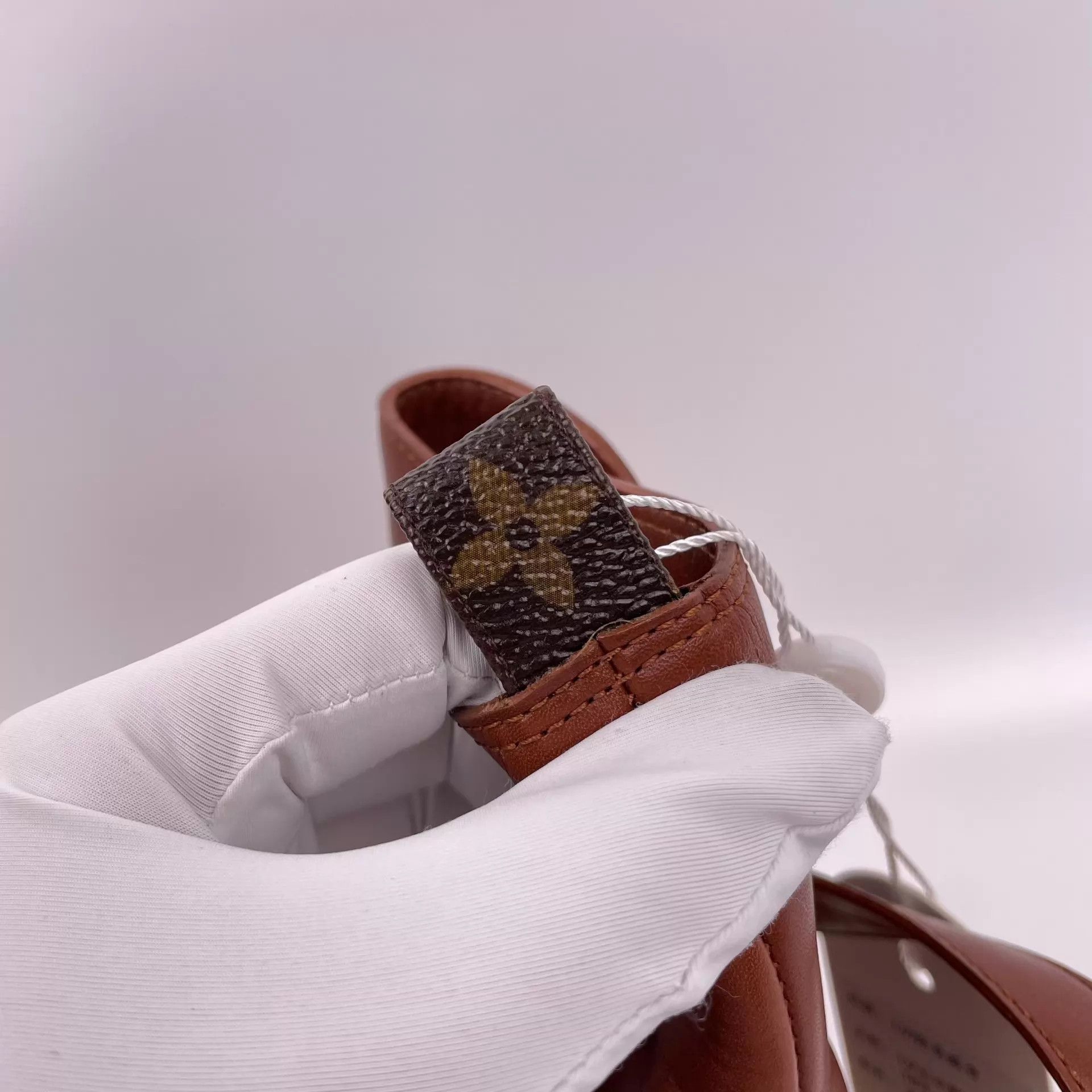 Louis Vuitton LV Tan Sneakers Size 40 18 Size US 9.5 / IT 39.5 - 7 Thumbnail