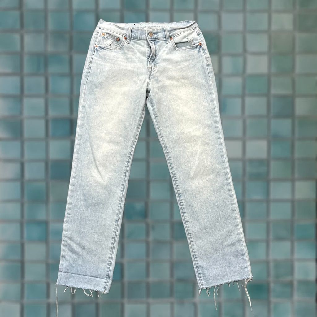 Gap Gap Jeans Womens 27 Blue Girlfriend Straight Leg Mid Rise Cotton Logo Frayed Hem Jeans Size 30" / US 8 / IT 44 - 1 Thumbnail