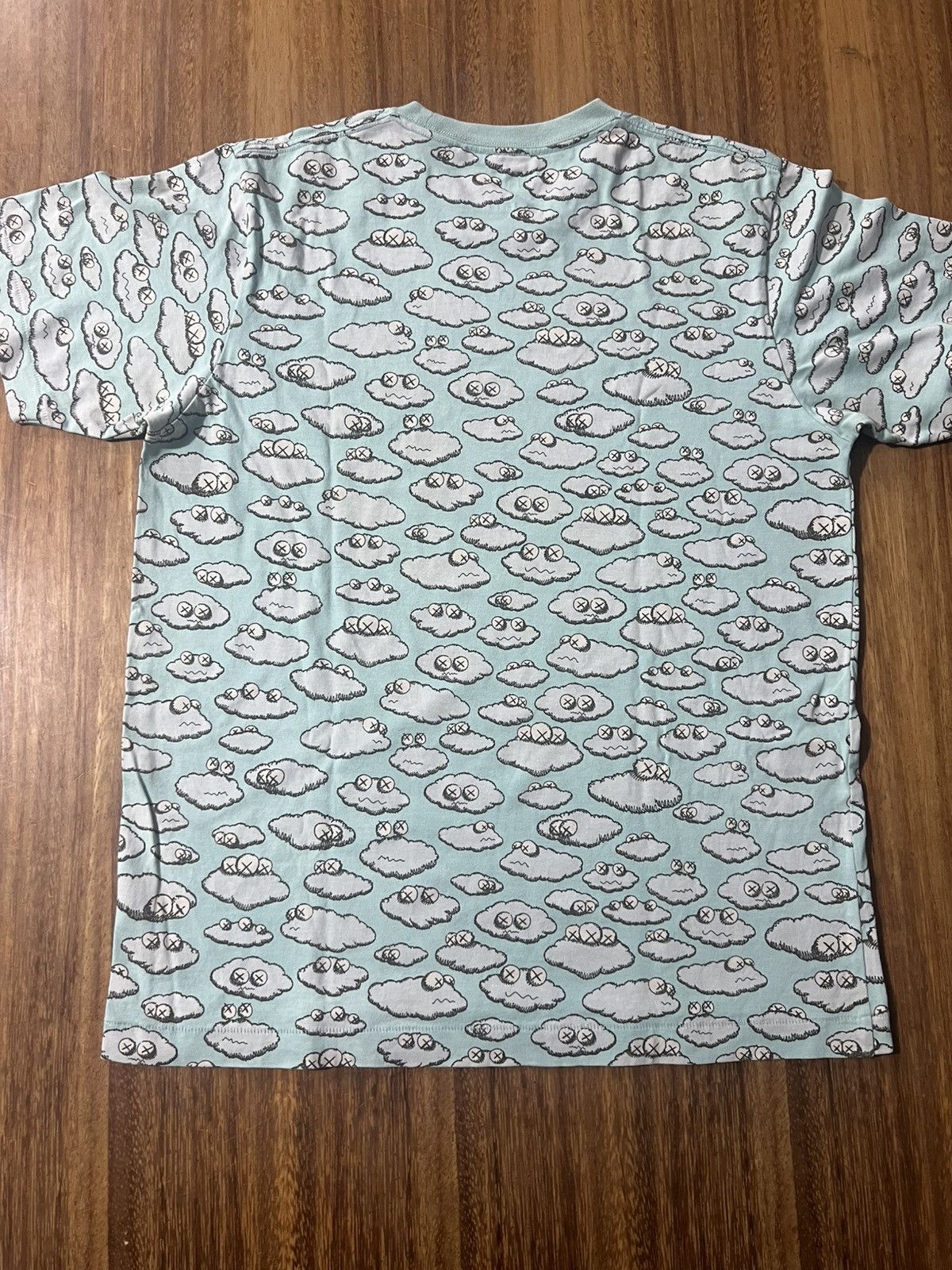 Kaws × Uniqlo T-shirt Uniqlo X Kaws Size US L / EU 52-54 / 3 - 2 Thumbnail