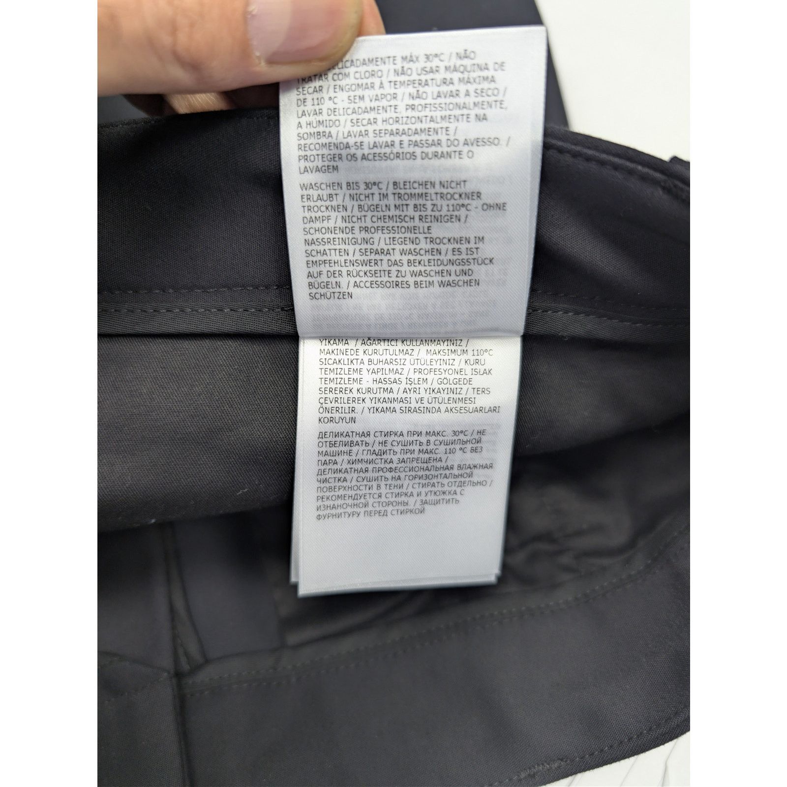 Moncler o1rshd1 Sweatpants / Trousers in Black Size US 34 / EU 50 - 16 Thumbnail
