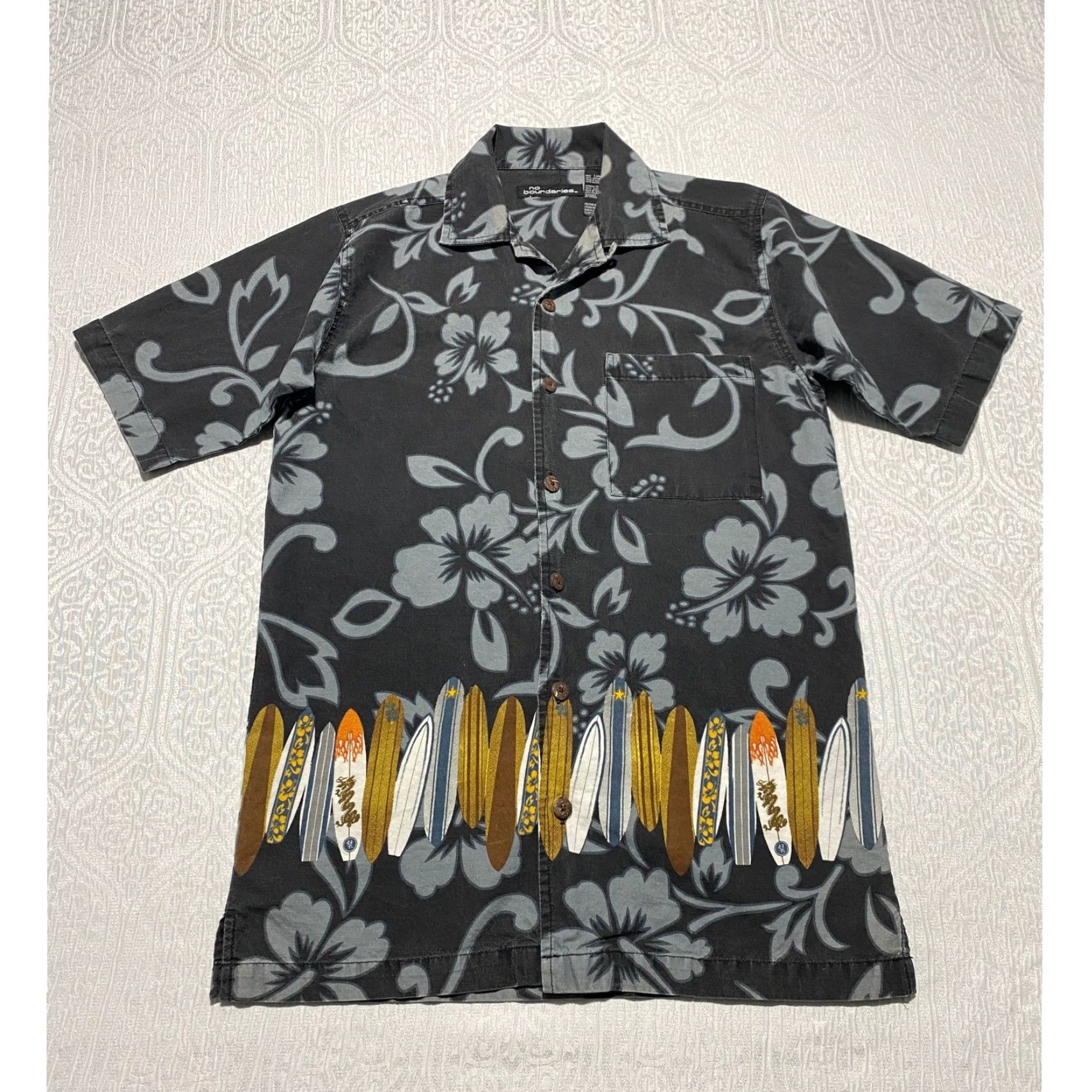 Vintage No Boundaries Mens Small Black Floral Hibiscus Surfboard Hawaiian Shirt Size US S / EU 44-46 / 1 - 2 Thumbnail