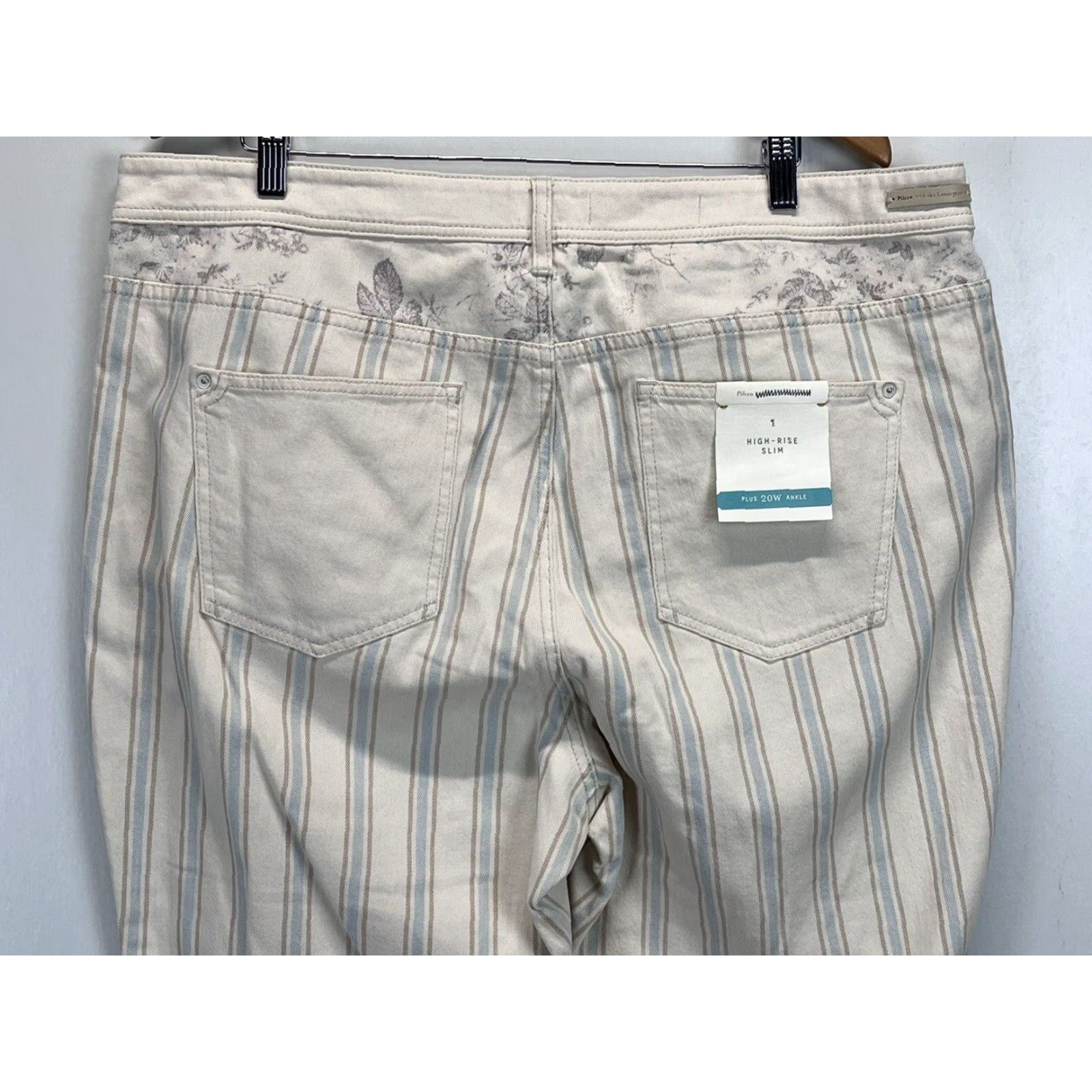 Vintage Anthropologie Pilcro Women's Cropped High Rise Slim Striped Jeans Sz 20W Plus Ivory & Blue Denim Size 42" / US 20 - 4 Thumbnail