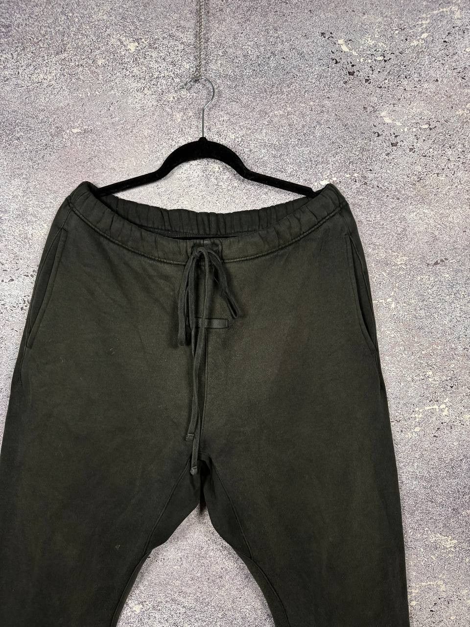 Essentials Fear of God Essentials Fleece Jogger Sweatpants Medium Size US 33 - 2 Thumbnail
