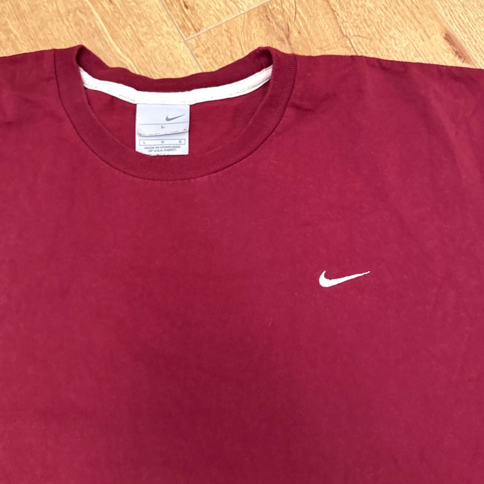 Nike VINTAGE Nike Shirt Adult L Red White Check Swoosh Sport Cotton Active Athletic Mens 90s Sports Batman Angel Short Sleeve Cotton T-Shirt Size US L / EU 52-54 / 3 - 2 Thumbnail