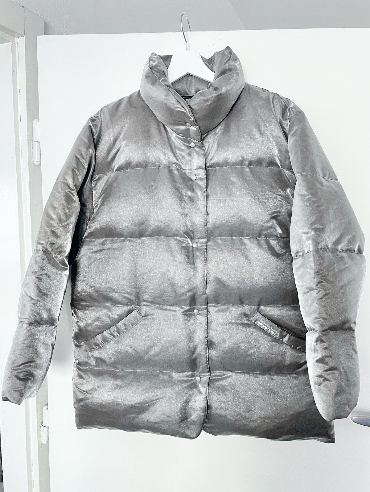 Moncler Moncler moonman shiny vintage grenoble puffer Size US S / EU 44-46 / 1 - 1 Thumbnail
