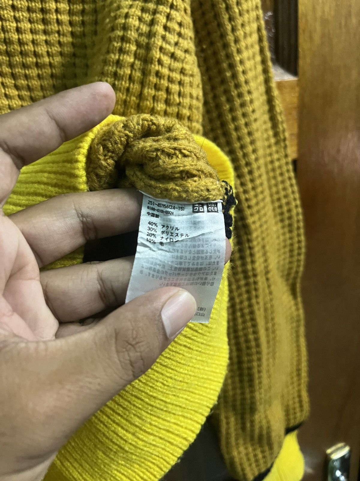 Marni × Uniqlo Uniqlo x Marni Popcorn Knit V-Neck Sweater Size M / US 6-8 / IT 42-44 - 4 Thumbnail