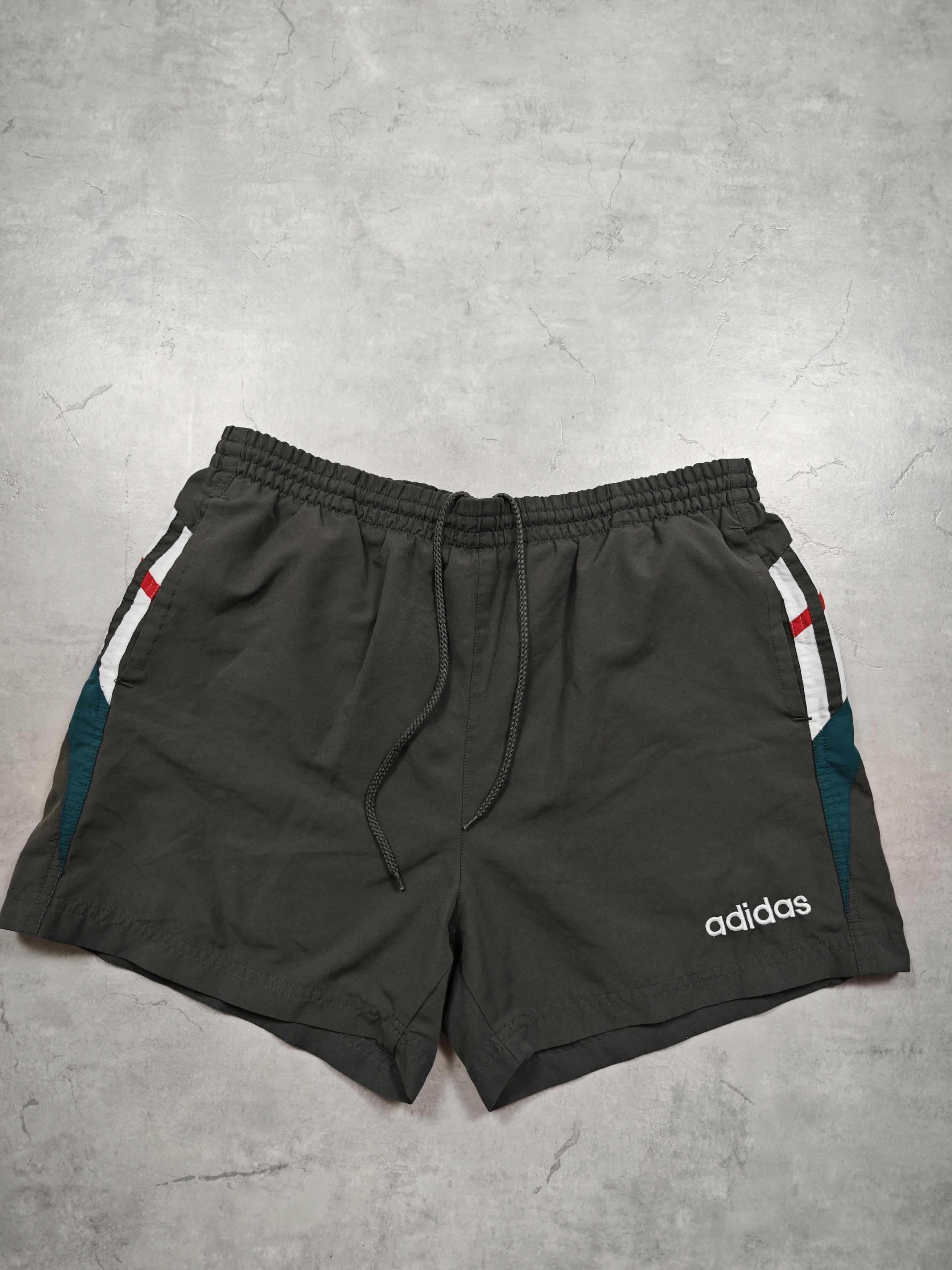 Adidas Adidas Vintage Shorts Size US 35 - 1 Thumbnail